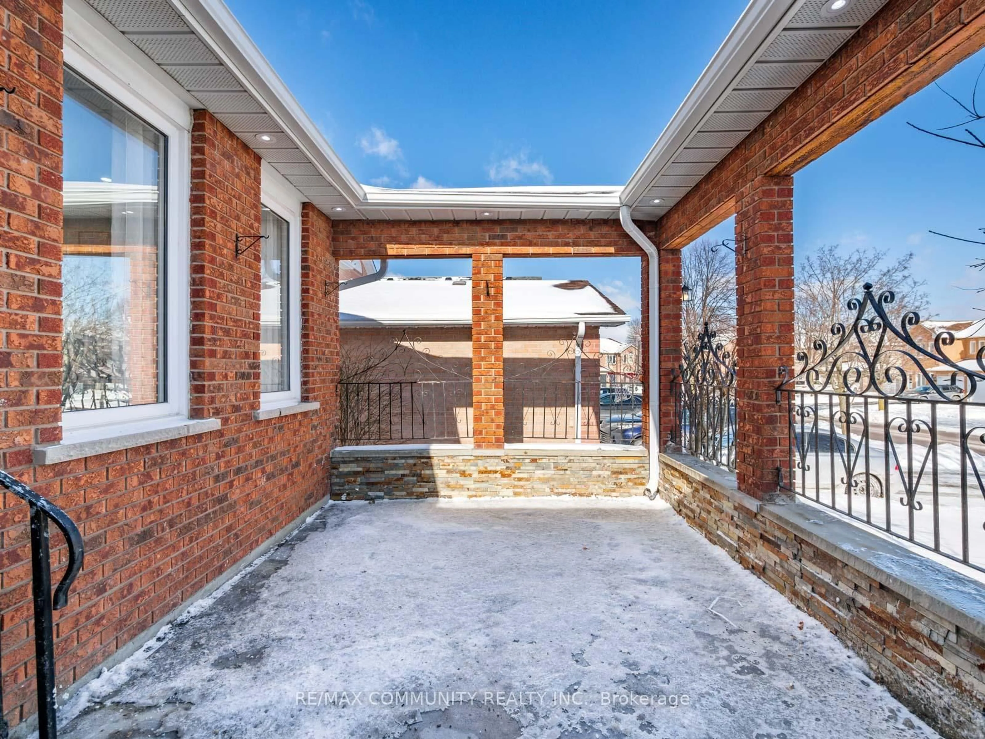 Home with brick exterior material, street for 542 McLeod Cres, Pickering Ontario L1W 3M5