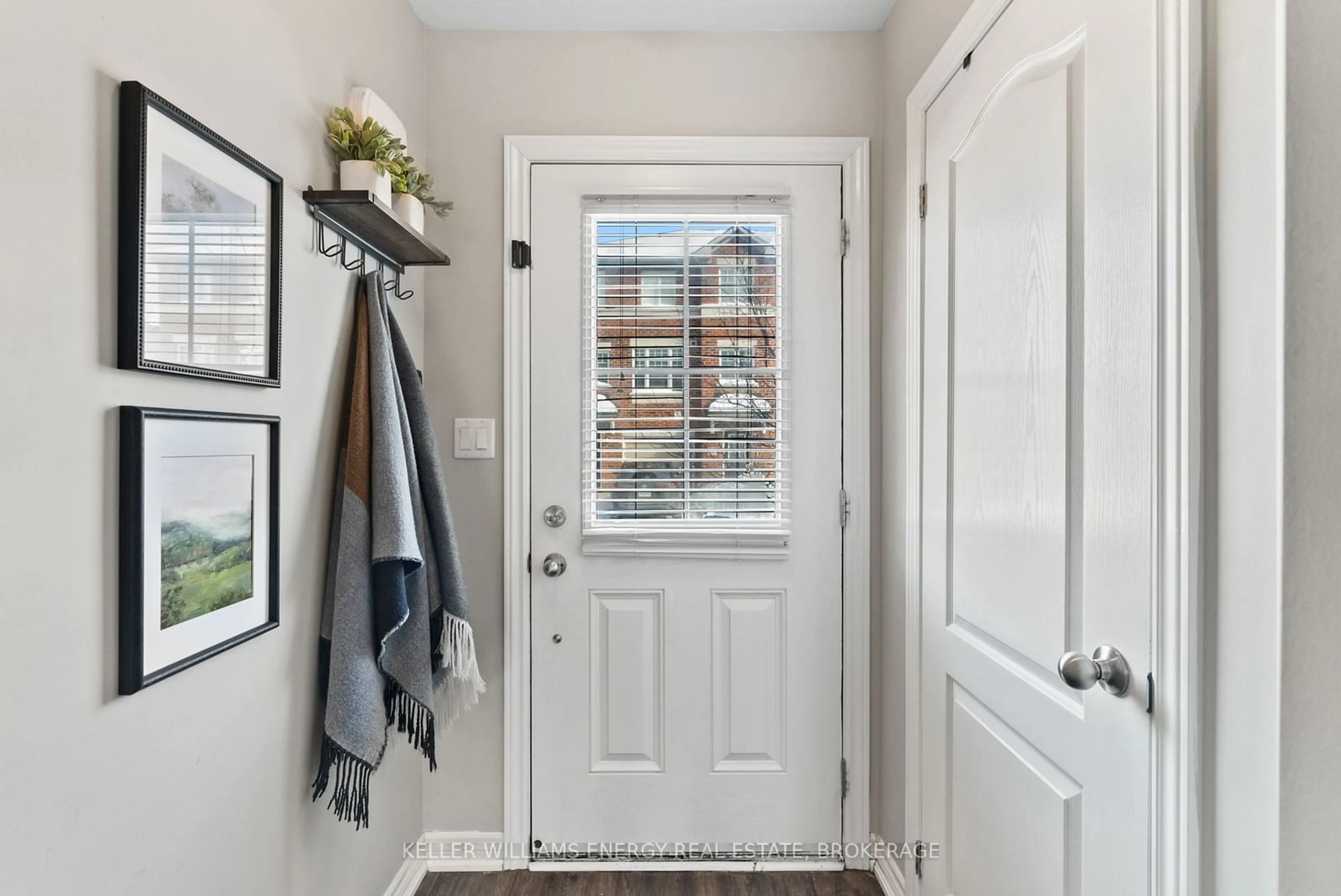 Indoor entryway for 8 Ken Bromley Lane, Clarington Ontario L1C 0S4