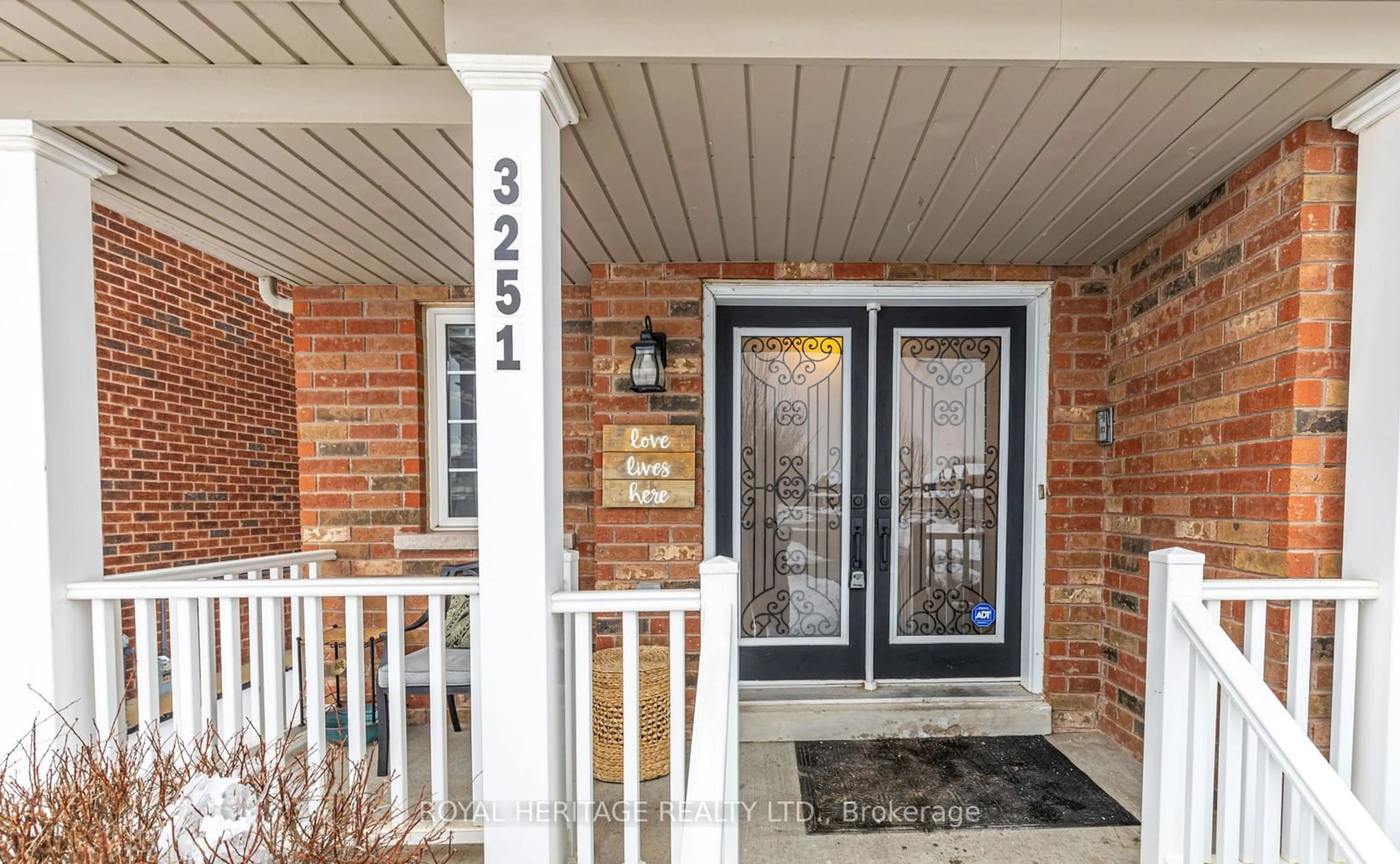 Indoor entryway for 3251 Country Lane, Whitby Ontario L1P 1T5