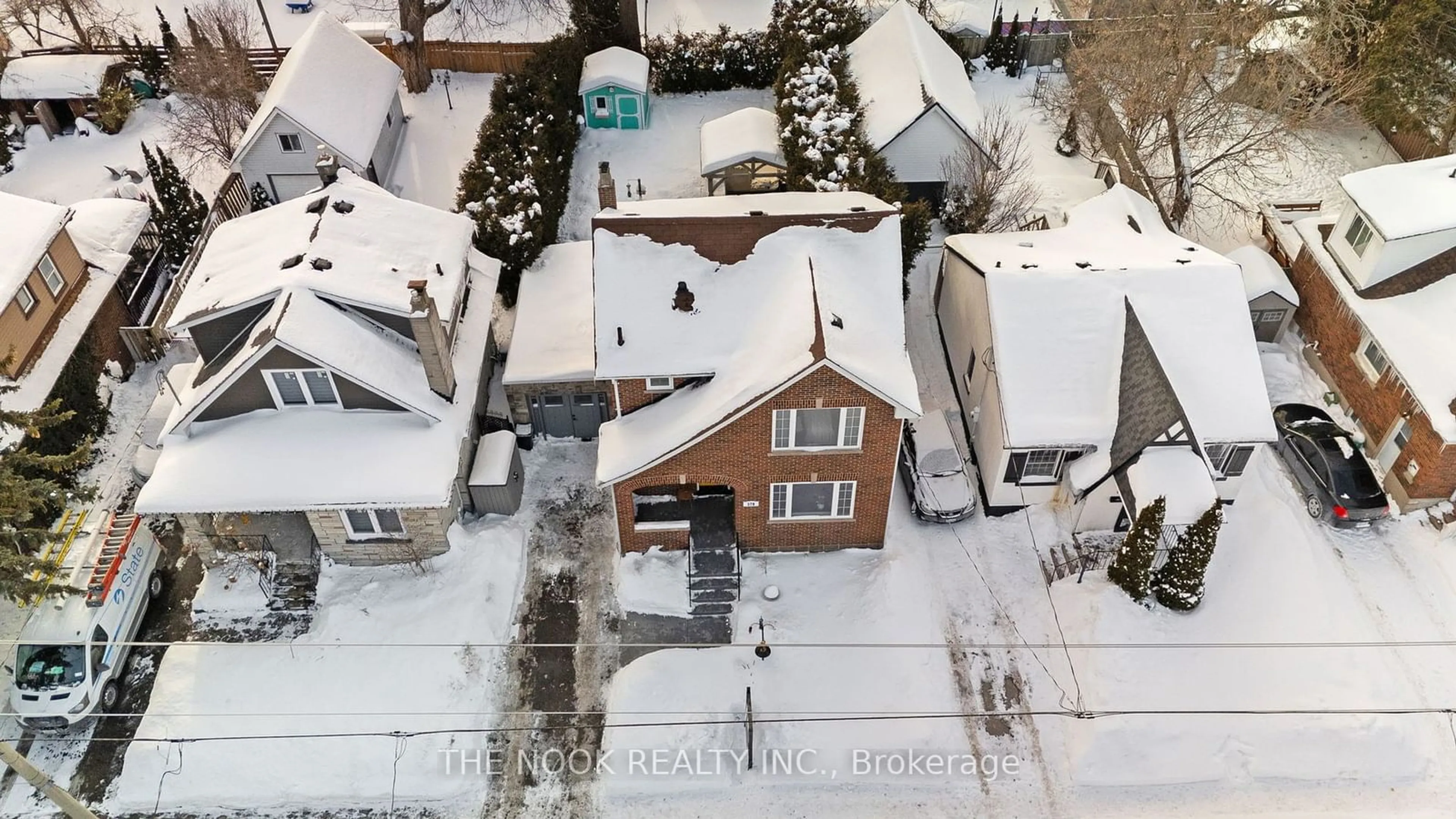 A pic from outside/outdoor area/front of a property/back of a property/a pic from drone, street for 378 Jarvis St, Oshawa Ontario L1G 5L2