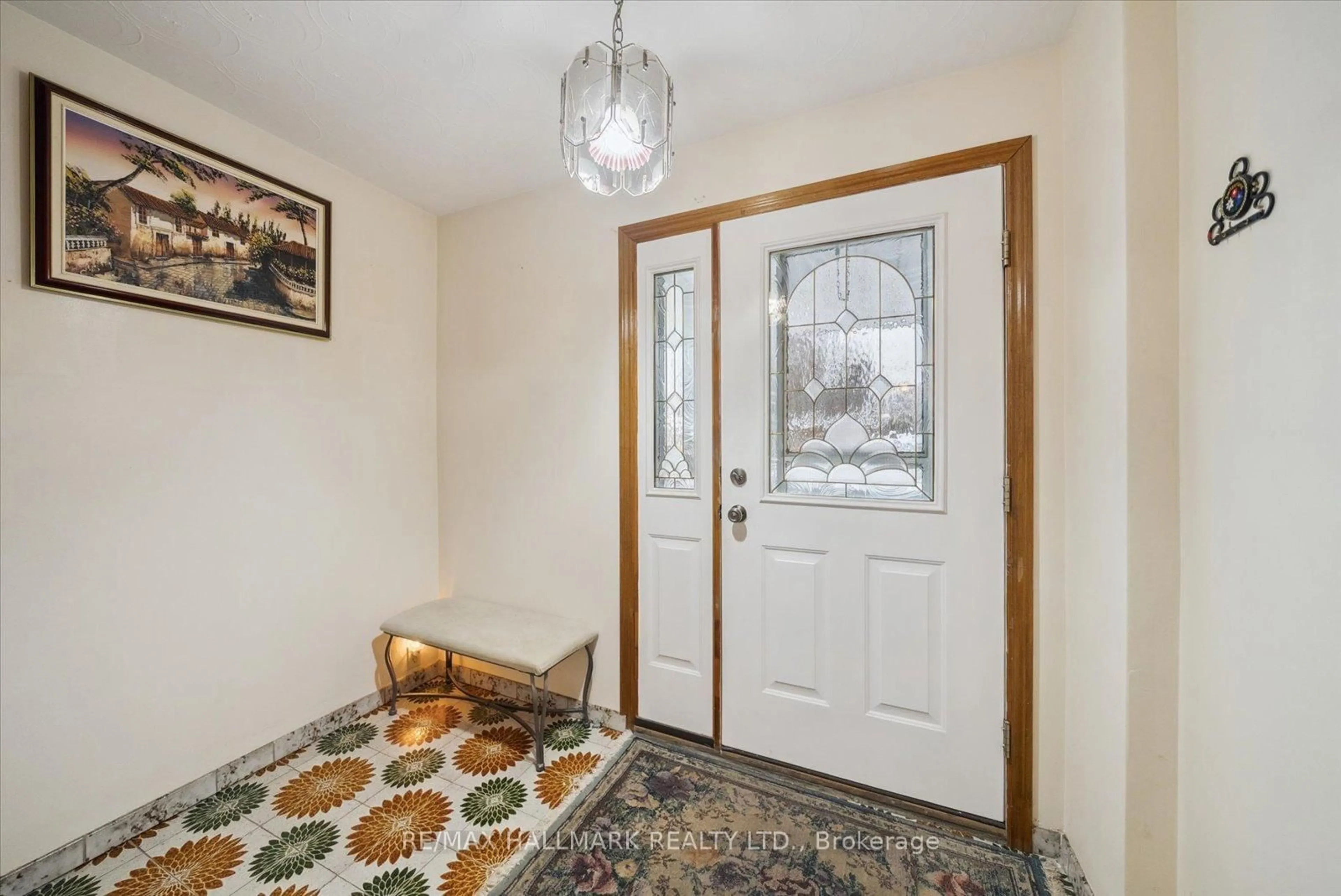 Indoor entryway for 83a Vanbrugh Ave, Toronto Ontario M1N 3T4