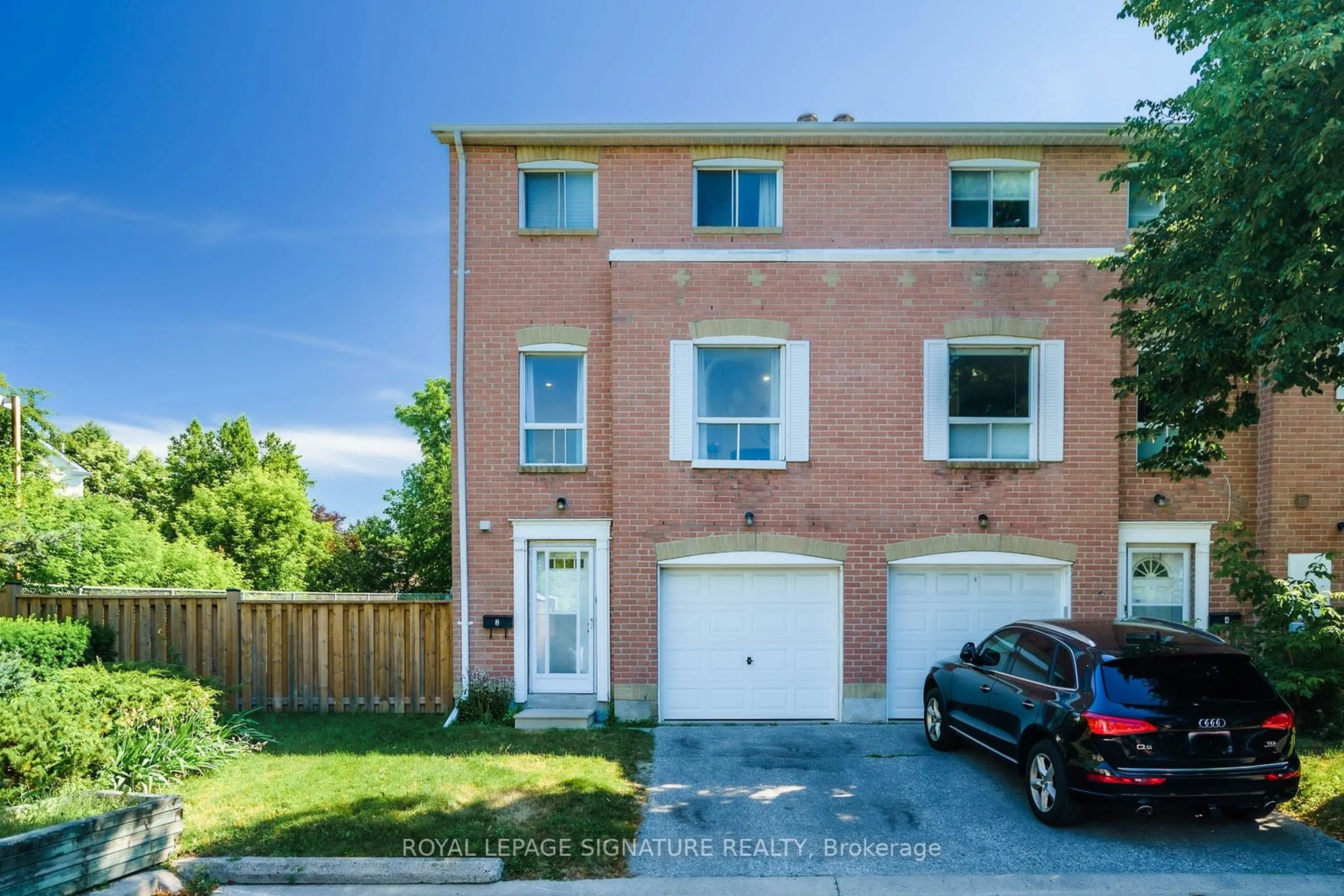 A pic from outside/outdoor area/front of a property/back of a property/a pic from drone, street for 200 Murison Blvd #2, Toronto Ontario M1B 3R9