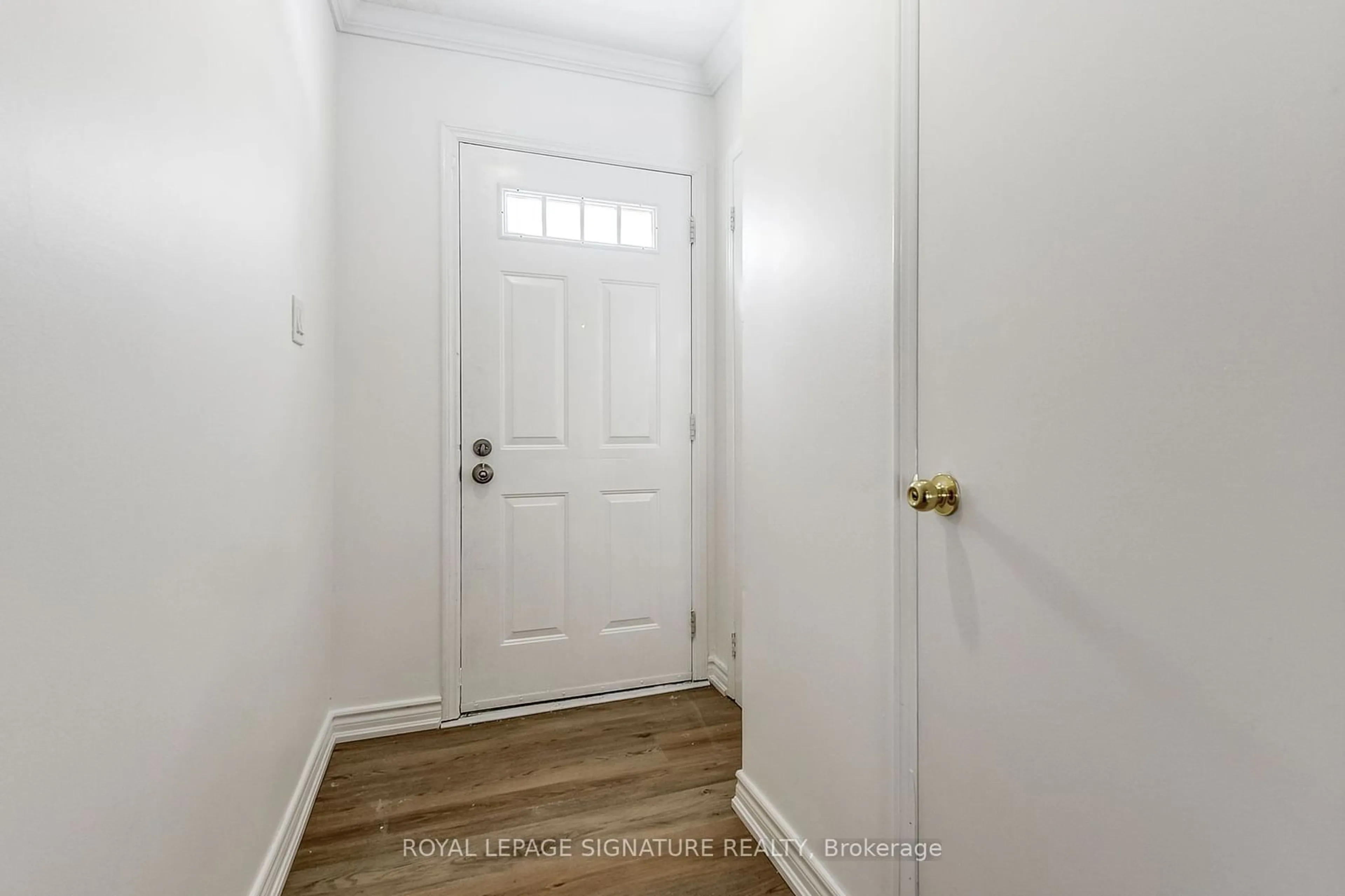 Indoor entryway for 200 Murison Blvd #2, Toronto Ontario M1B 3R9