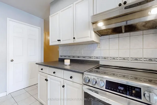 Additional property image - 3233 Eglinton Ave Unit 701