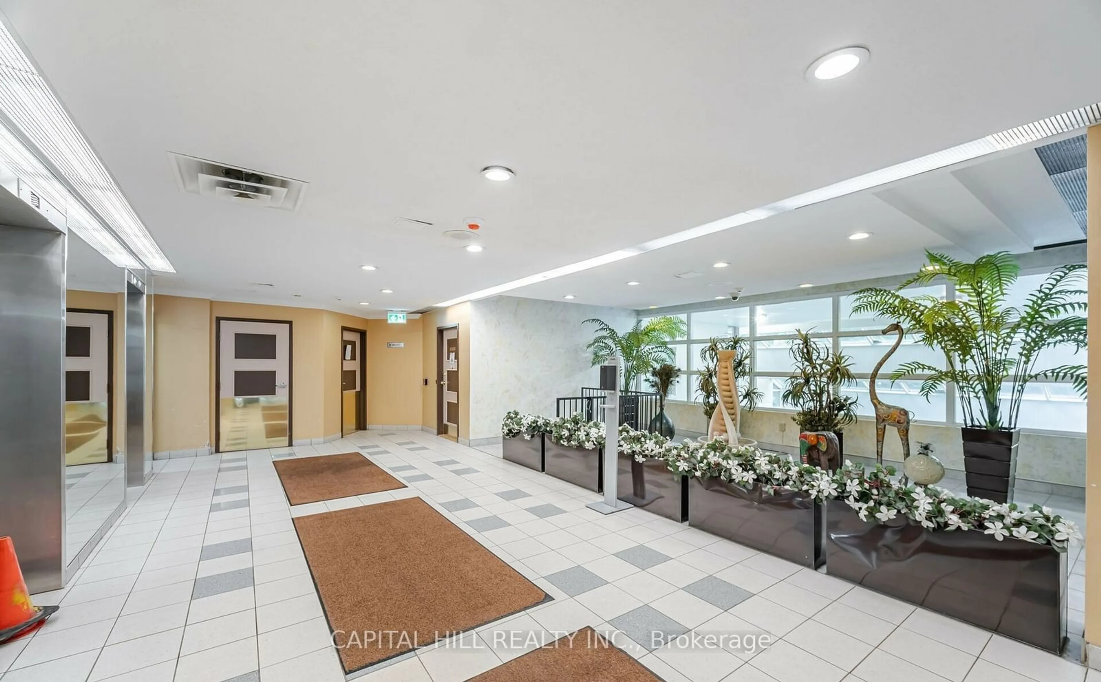 Indoor foyer for 3050 Ellesmere Rd #708, Toronto Ontario M1E 5E6