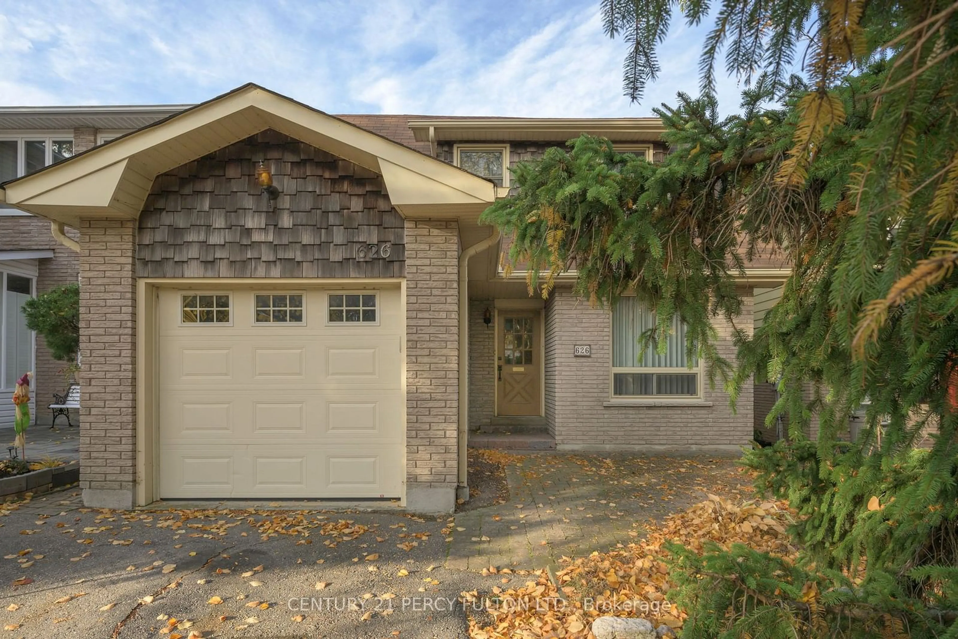 Home with brick exterior material, street for 626 Creekview Circ, Pickering Ontario L1W 2Z8