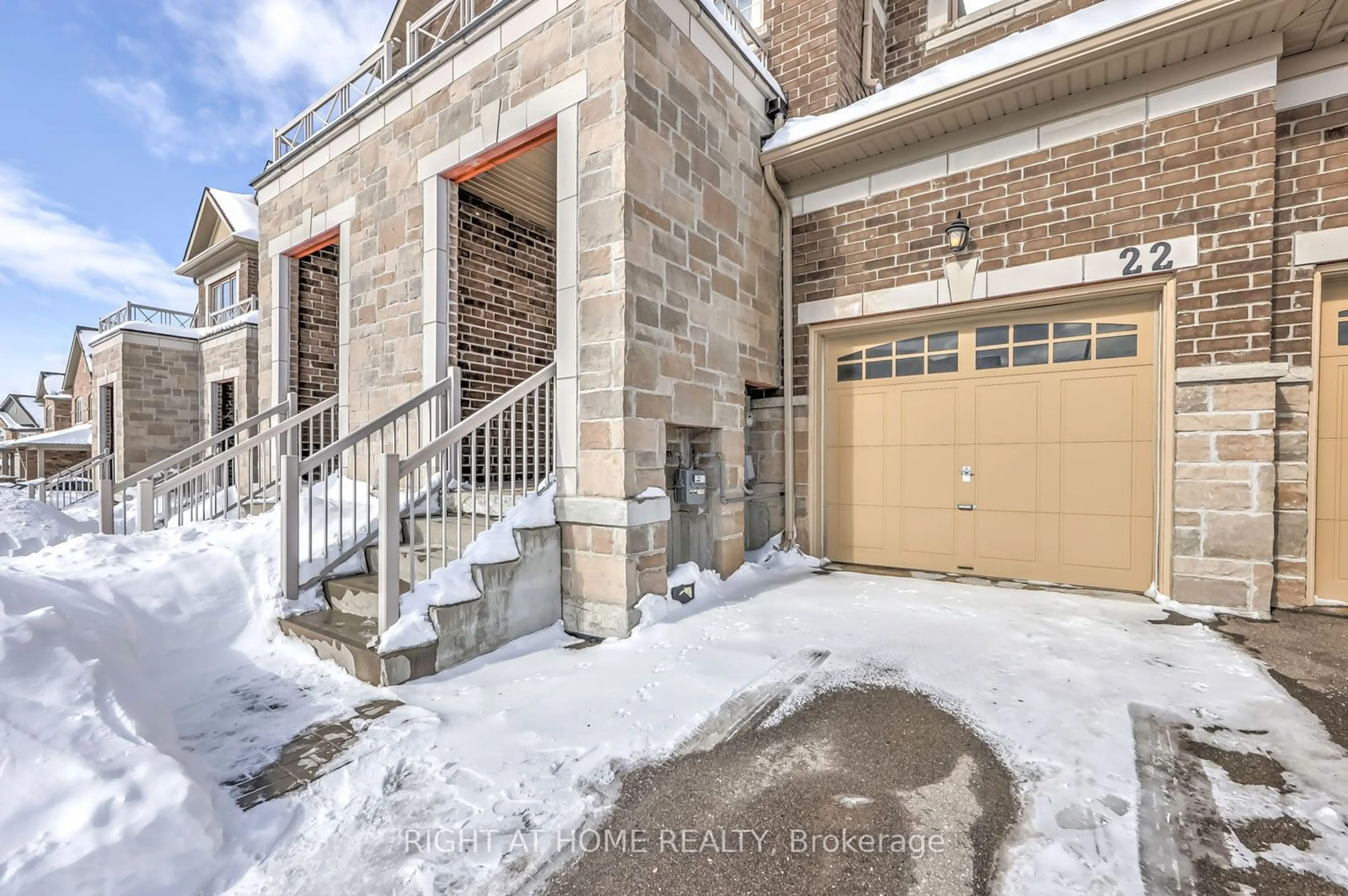 Unknown for 22 Rimrock Cres, Whitby Ontario L1N 5Z7