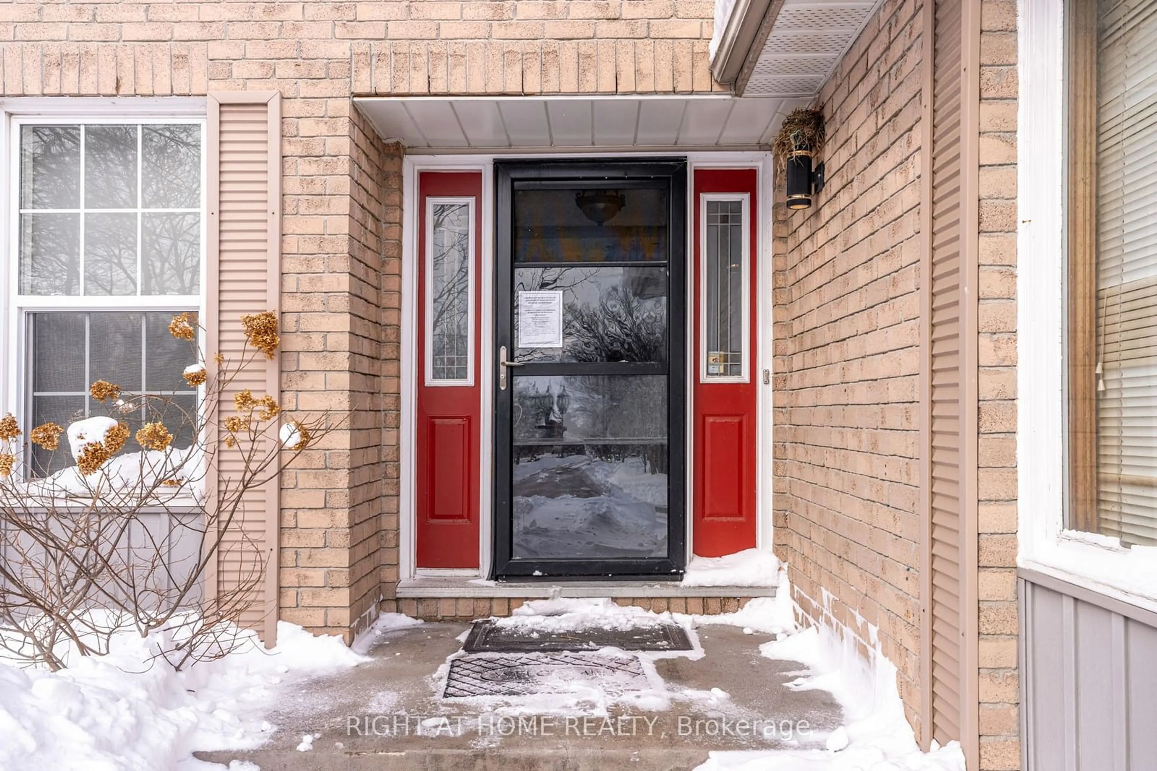 Indoor entryway for 1023 Peggoty Circ, Oshawa Ontario L1K 2C4