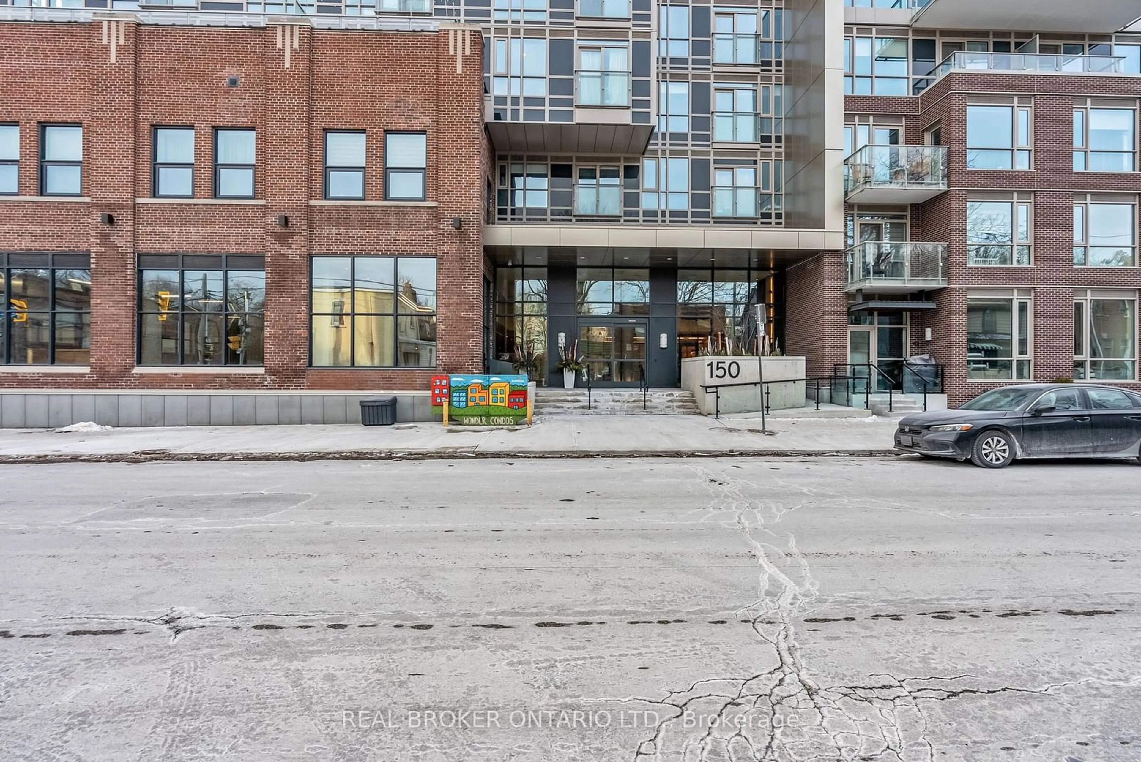 Patio, street for 150 Logan Ave #TH131, Toronto Ontario M4M 0E4