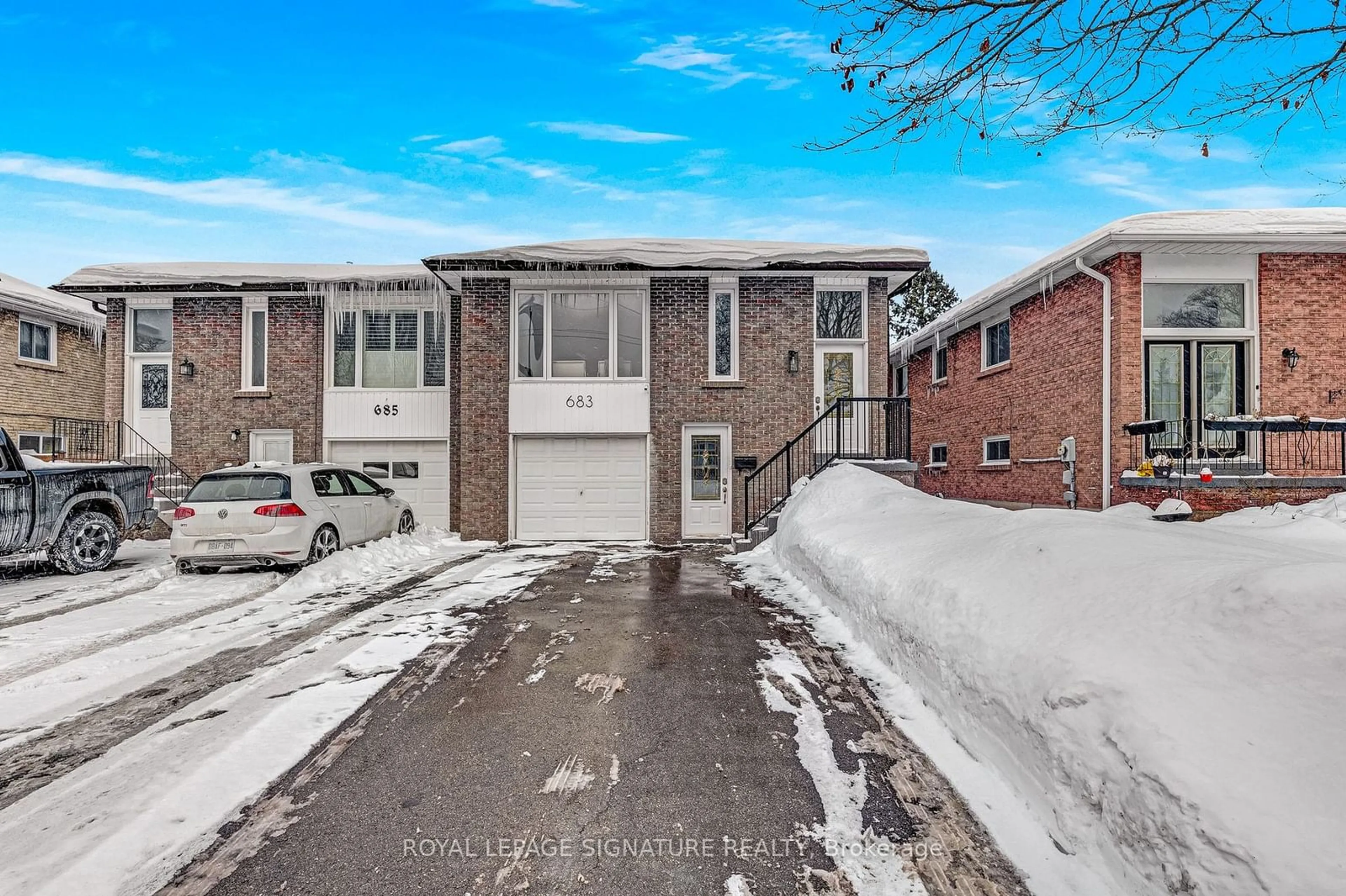 Home with brick exterior material, street for 683 West Shore Blvd, Pickering Ontario L1W 3G2