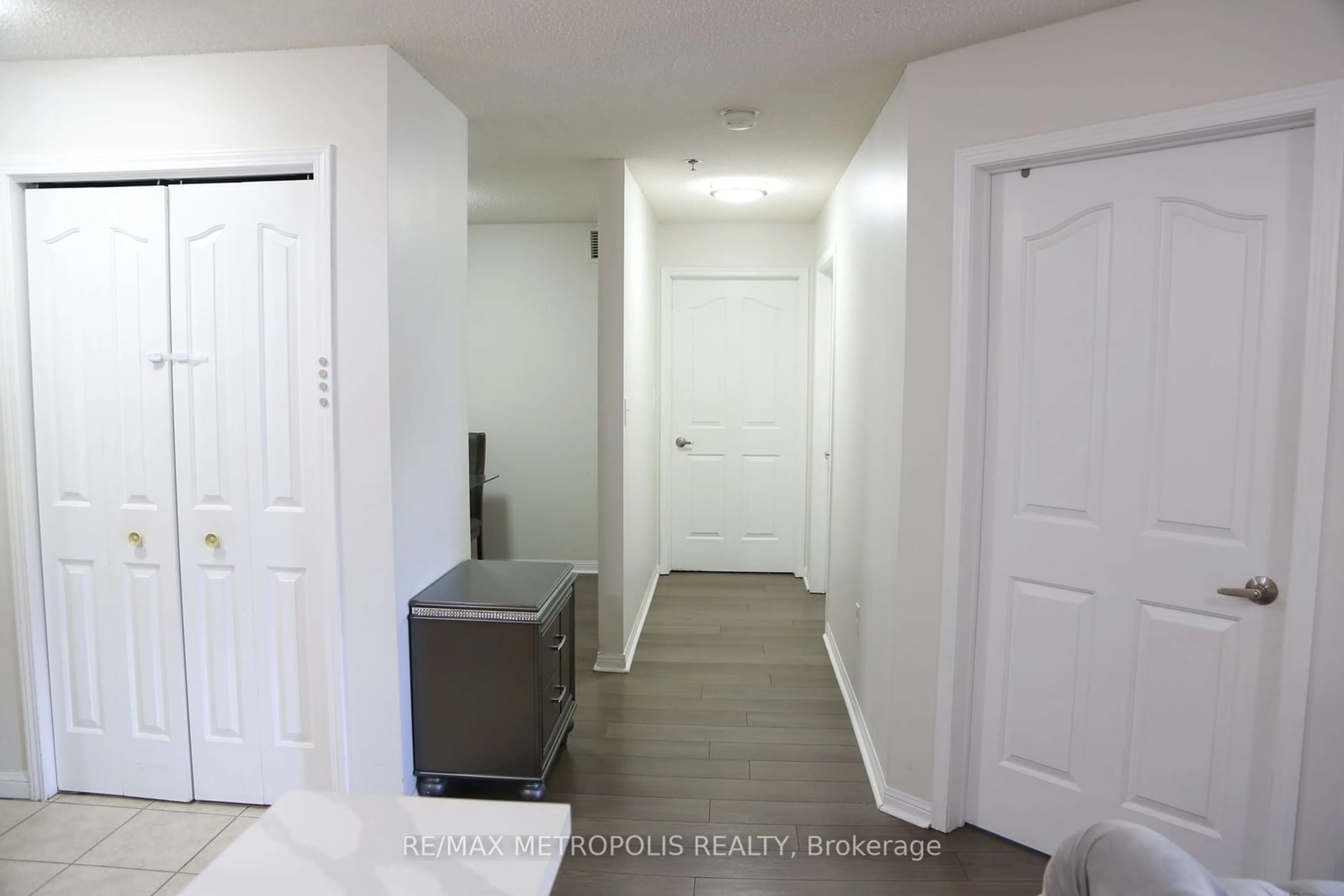 Indoor entryway for 5225 Finch Ave #329, Toronto Ontario M1S 5W8