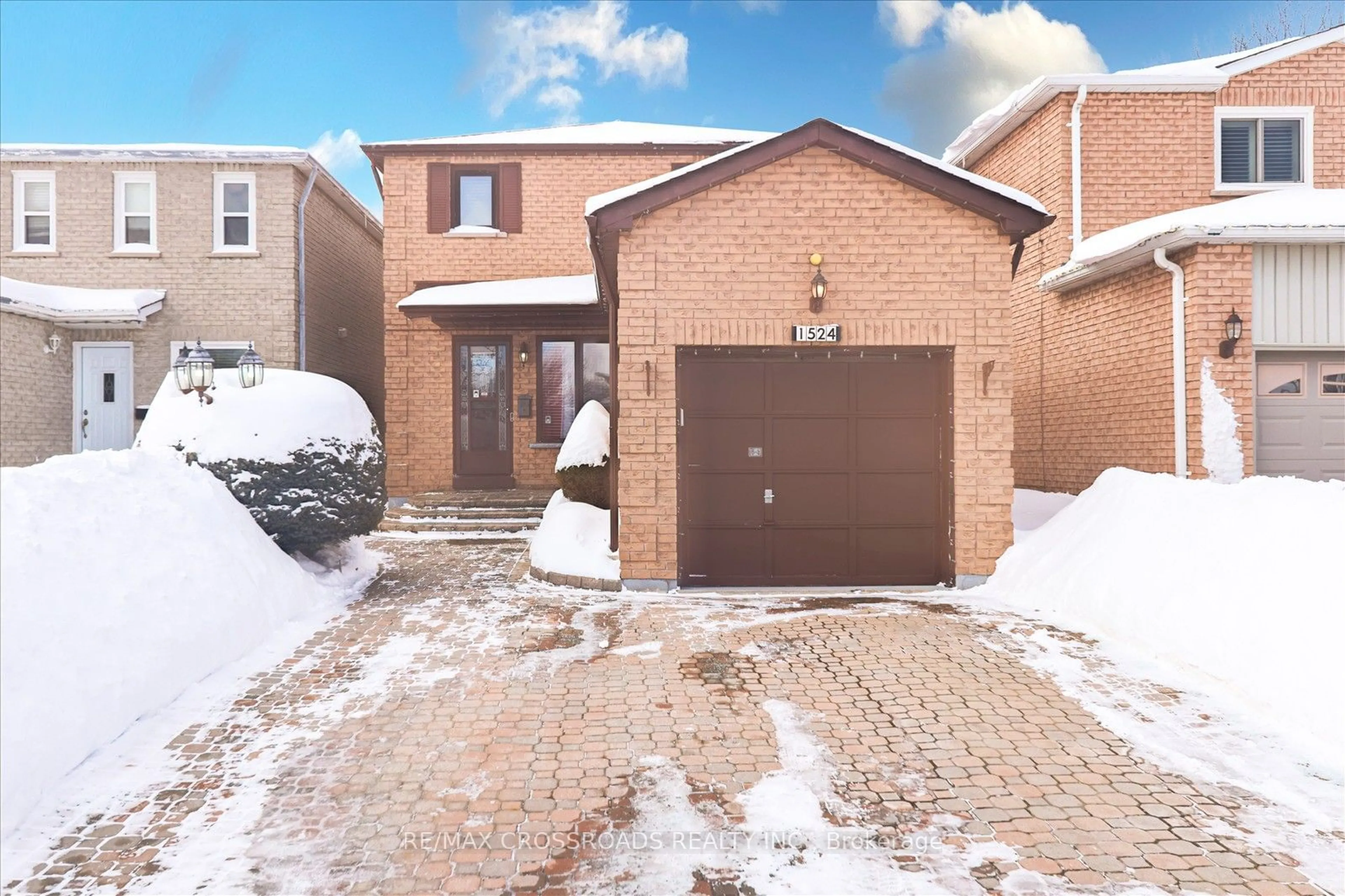 Home with brick exterior material, street for 1524 Beechlawn Dr, Pickering Ontario L1V 6E6