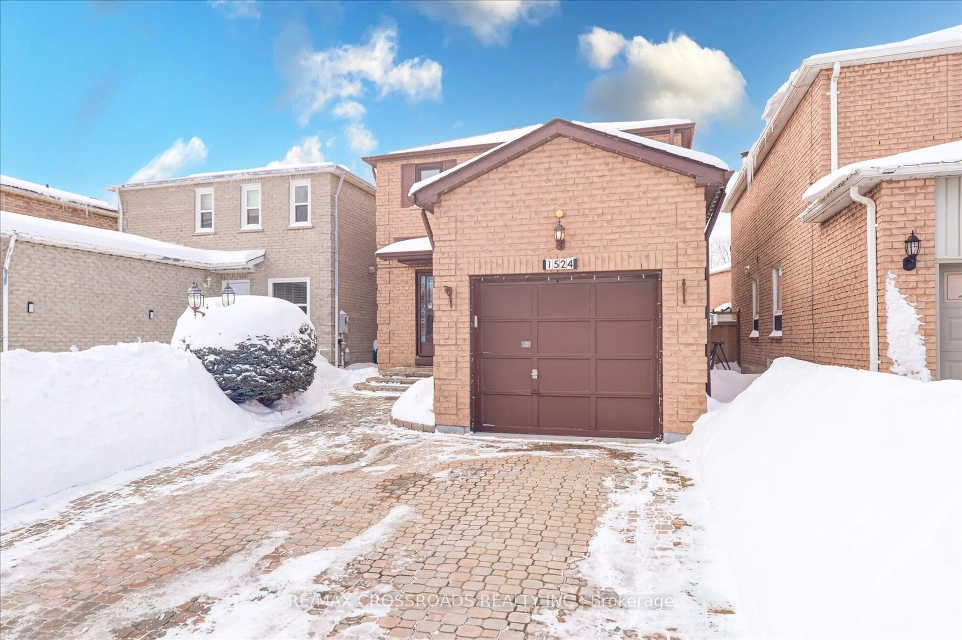 Home with brick exterior material, street for 1524 Beechlawn Dr, Pickering Ontario L1V 6E6