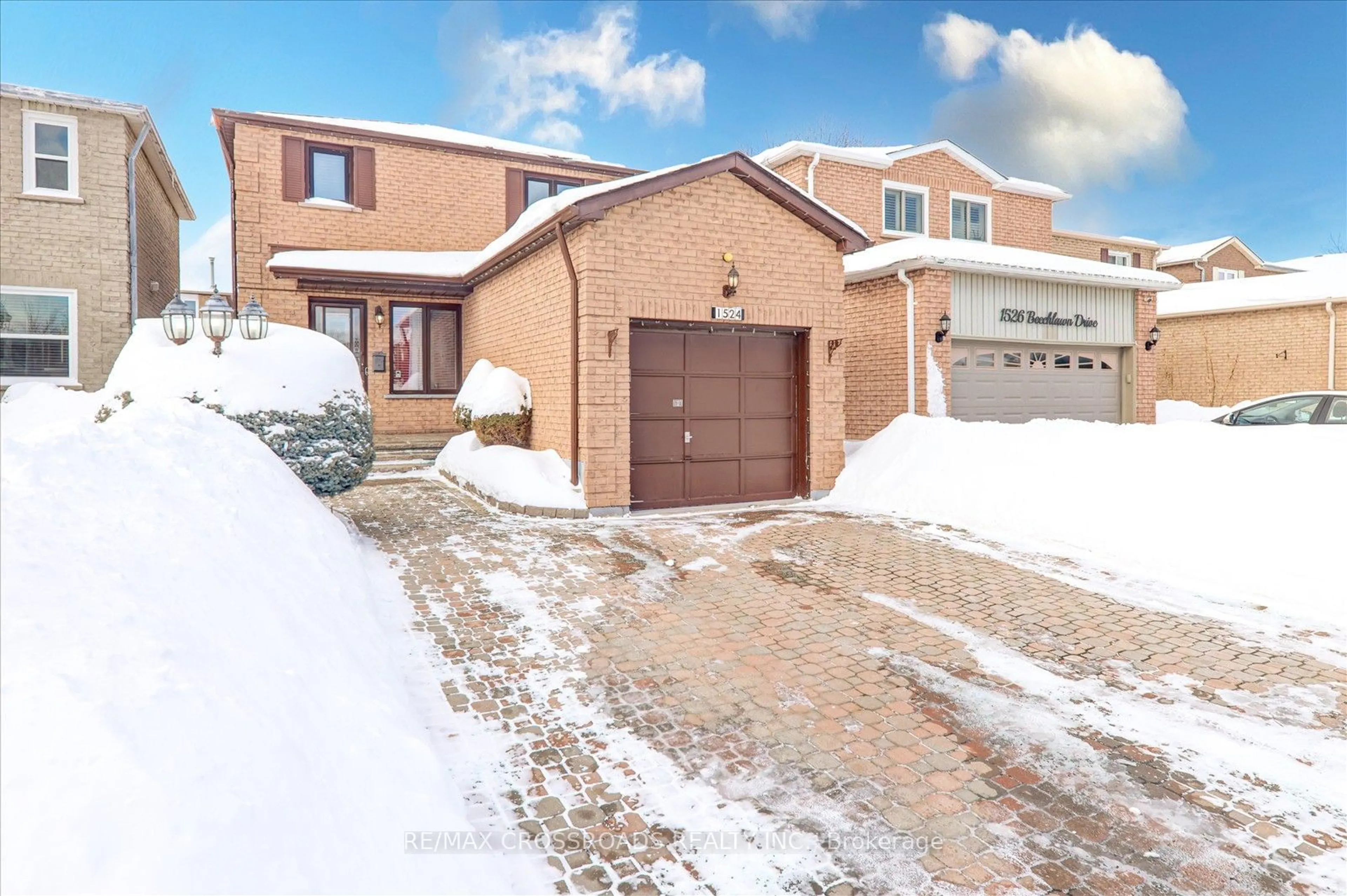 Home with brick exterior material, street for 1524 Beechlawn Dr, Pickering Ontario L1V 6E6