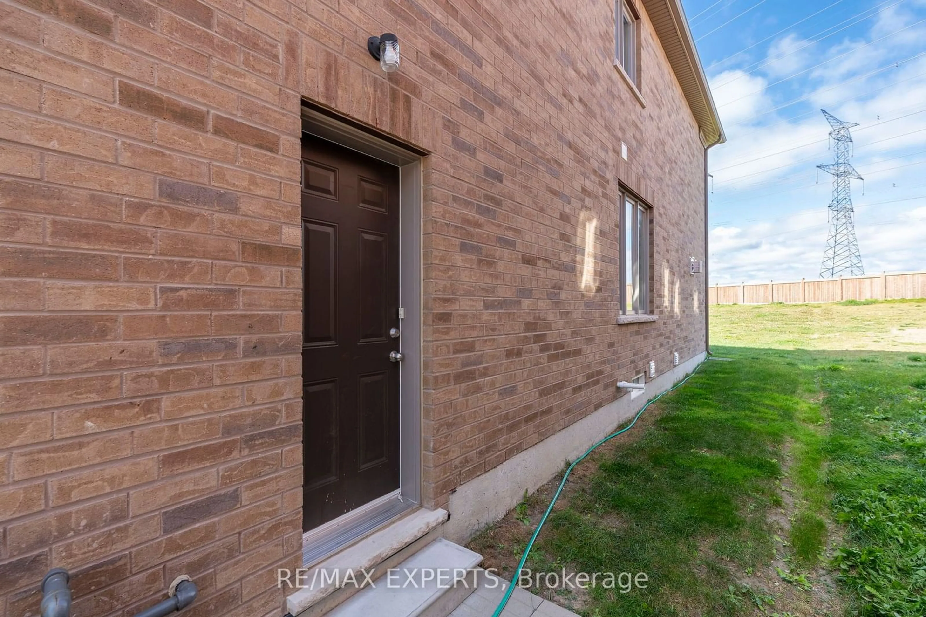 Home with brick exterior material, building for 324 Windfields Farm Dr, Oshawa Ontario L1L 0M3