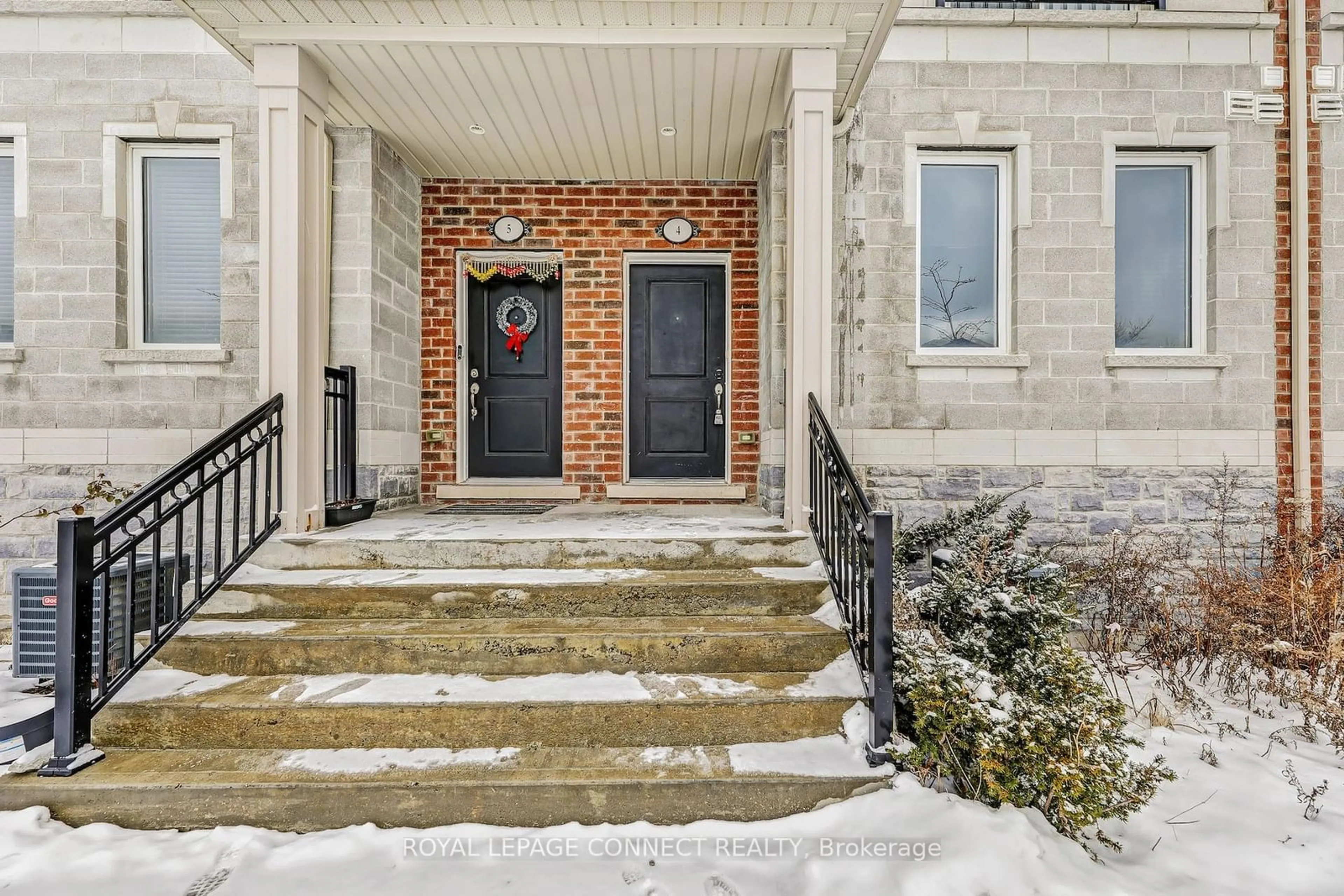 Indoor entryway for 1050 ELTON Way #4, Whitby Ontario L1N 0L3