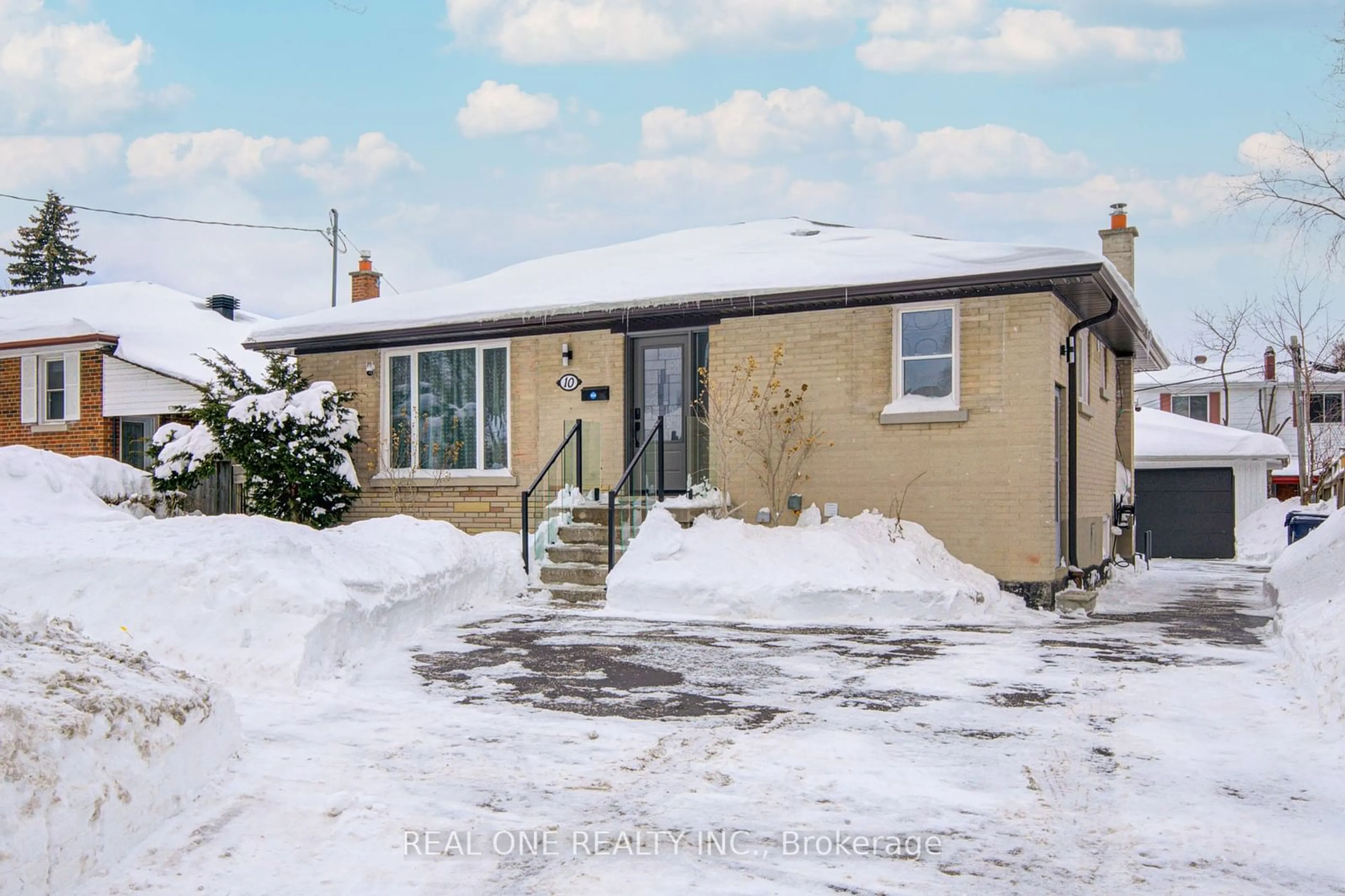 A pic from outside/outdoor area/front of a property/back of a property/a pic from drone, street for 10 Hogan Dr, Toronto Ontario M1G 2H2