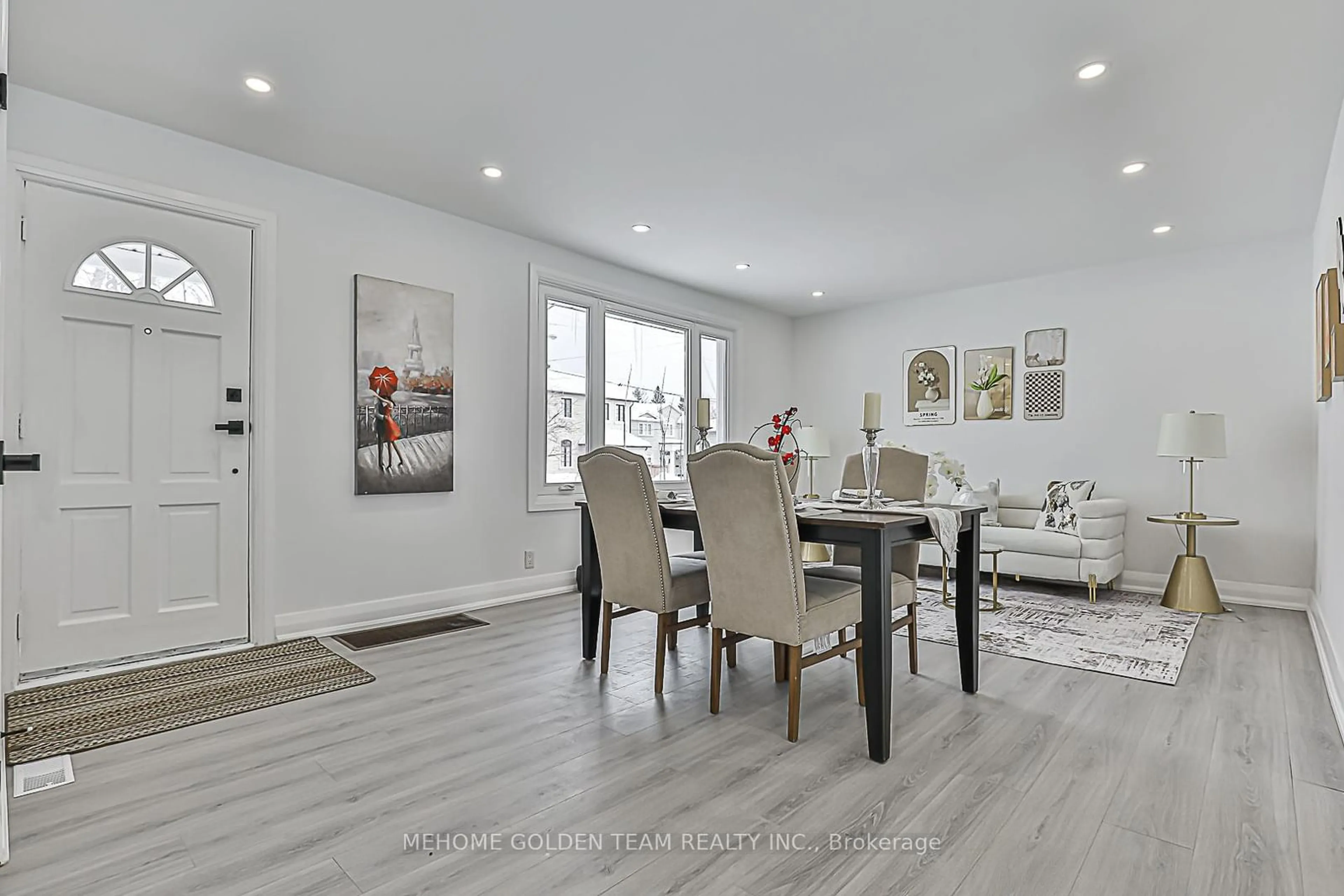 Dining room, wood/laminate floor for 88 Castle Hill Dr, Toronto Ontario M1T 2Y5