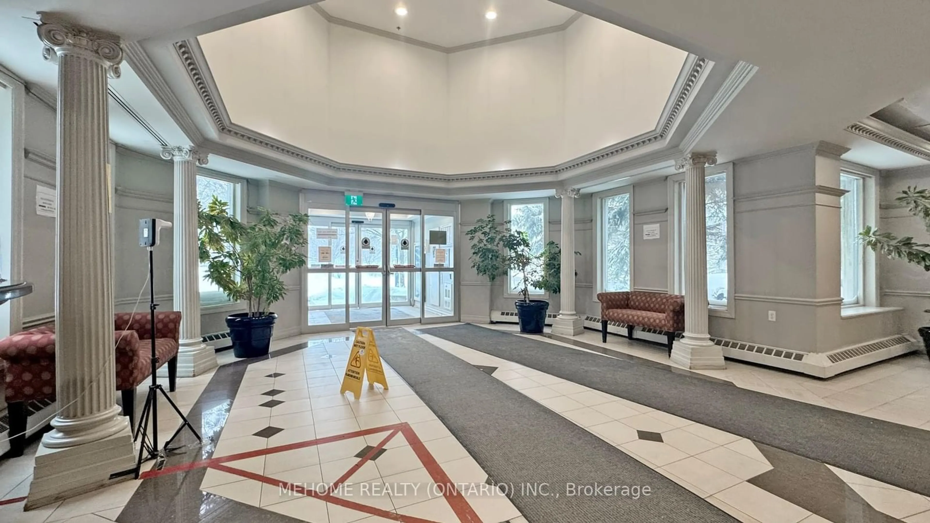 Indoor foyer for 2627 Mccowan Rd #1601, Toronto Ontario M1S 5T1