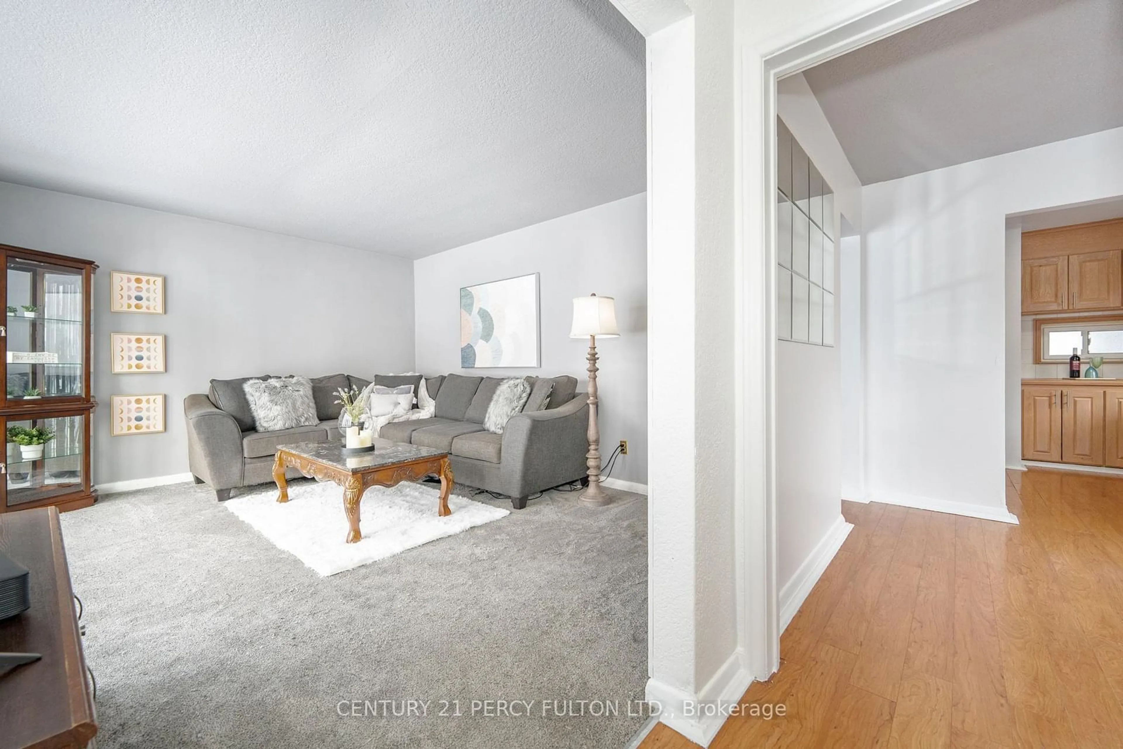 Living room with furniture, unknown for 88 Southampton Dr, Toronto Ontario M1K 4V7