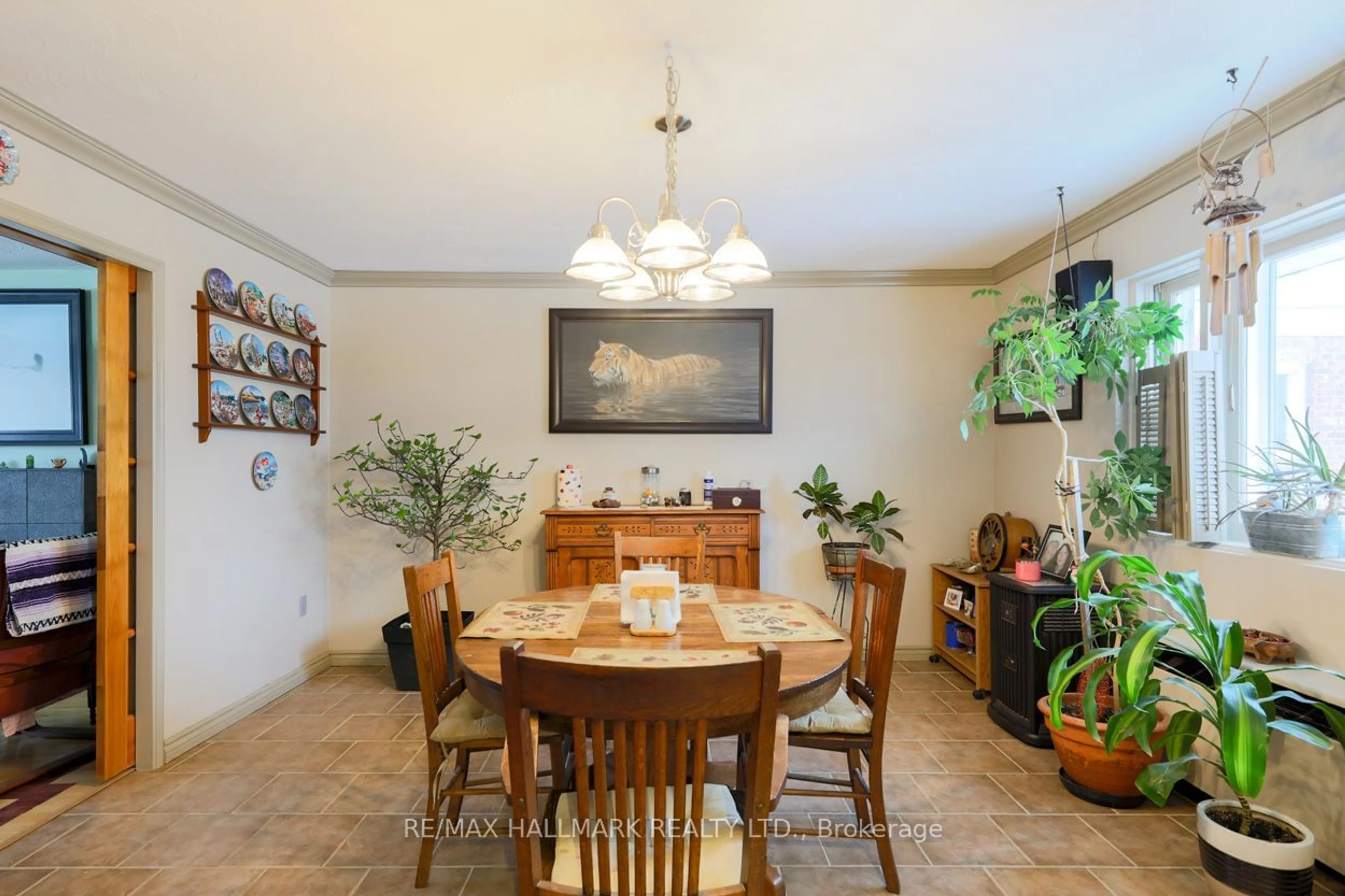 Dining room, ceramic/tile floor for 17 Mystic Ave, Toronto Ontario M1L 4G6