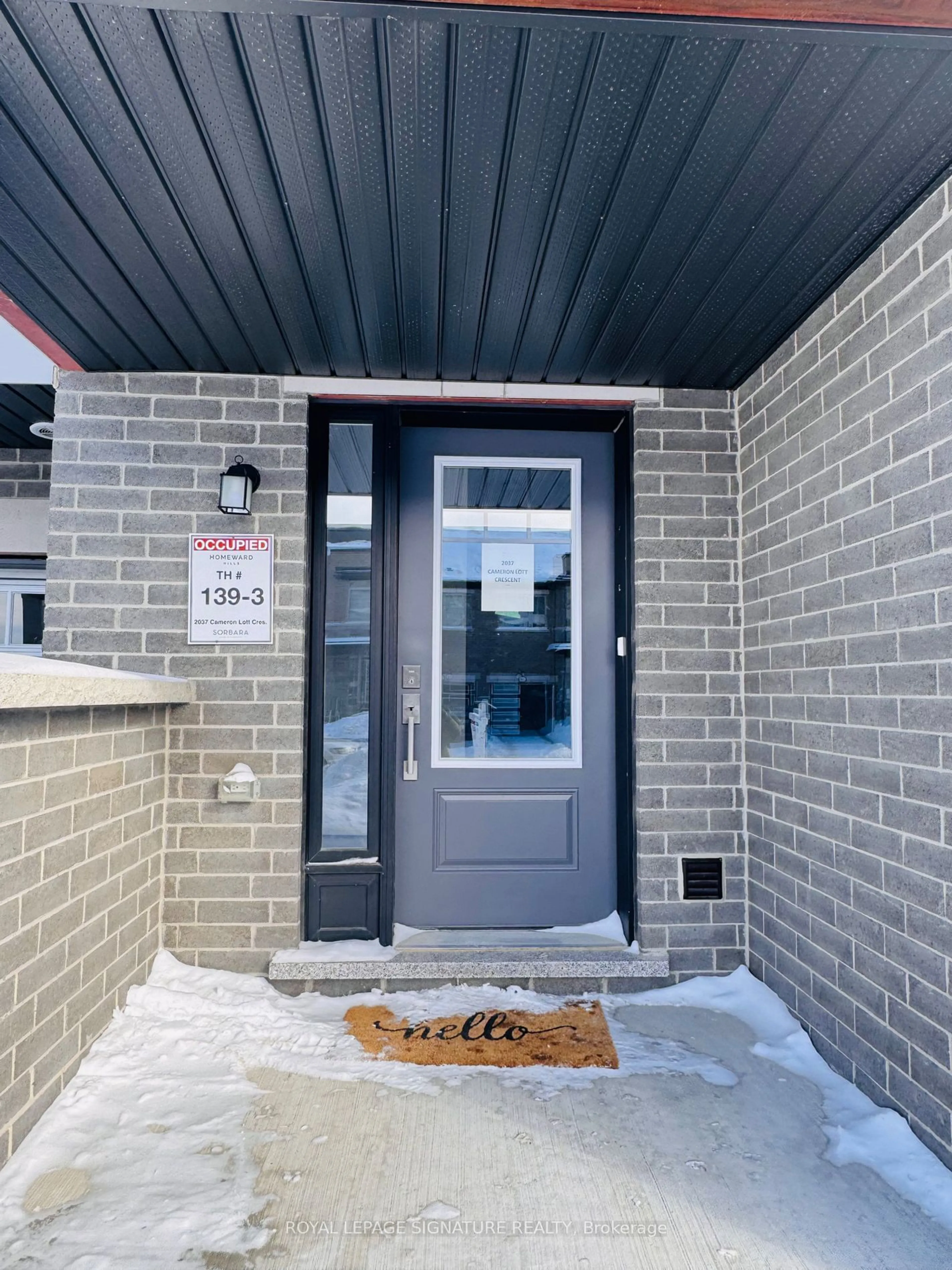 Indoor entryway for 2037 Cameron Lott Cres, Oshawa Ontario L1H 7K5