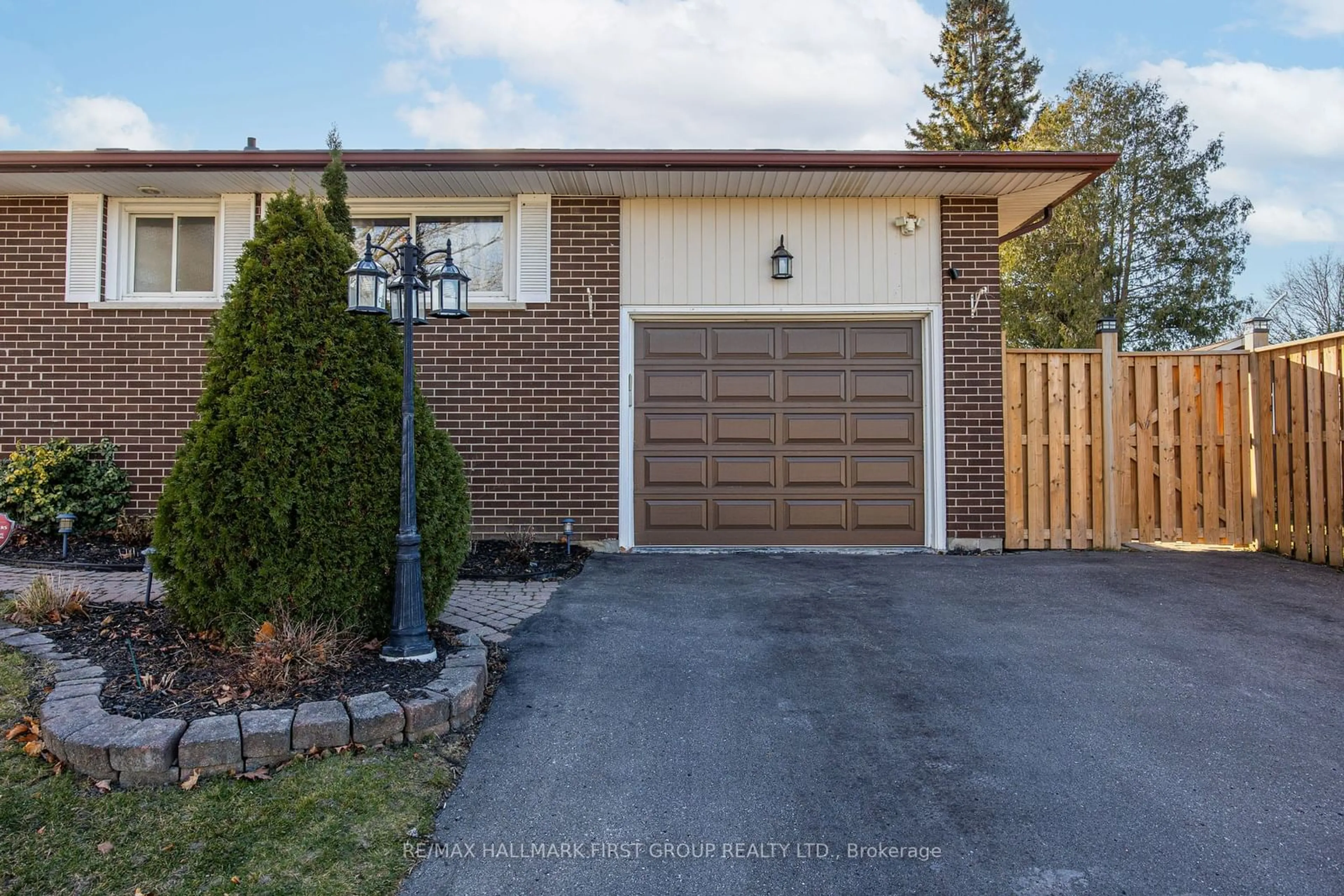 Home with brick exterior material, street for 397 Bernhard Cres, Oshawa Ontario L1G 2B7