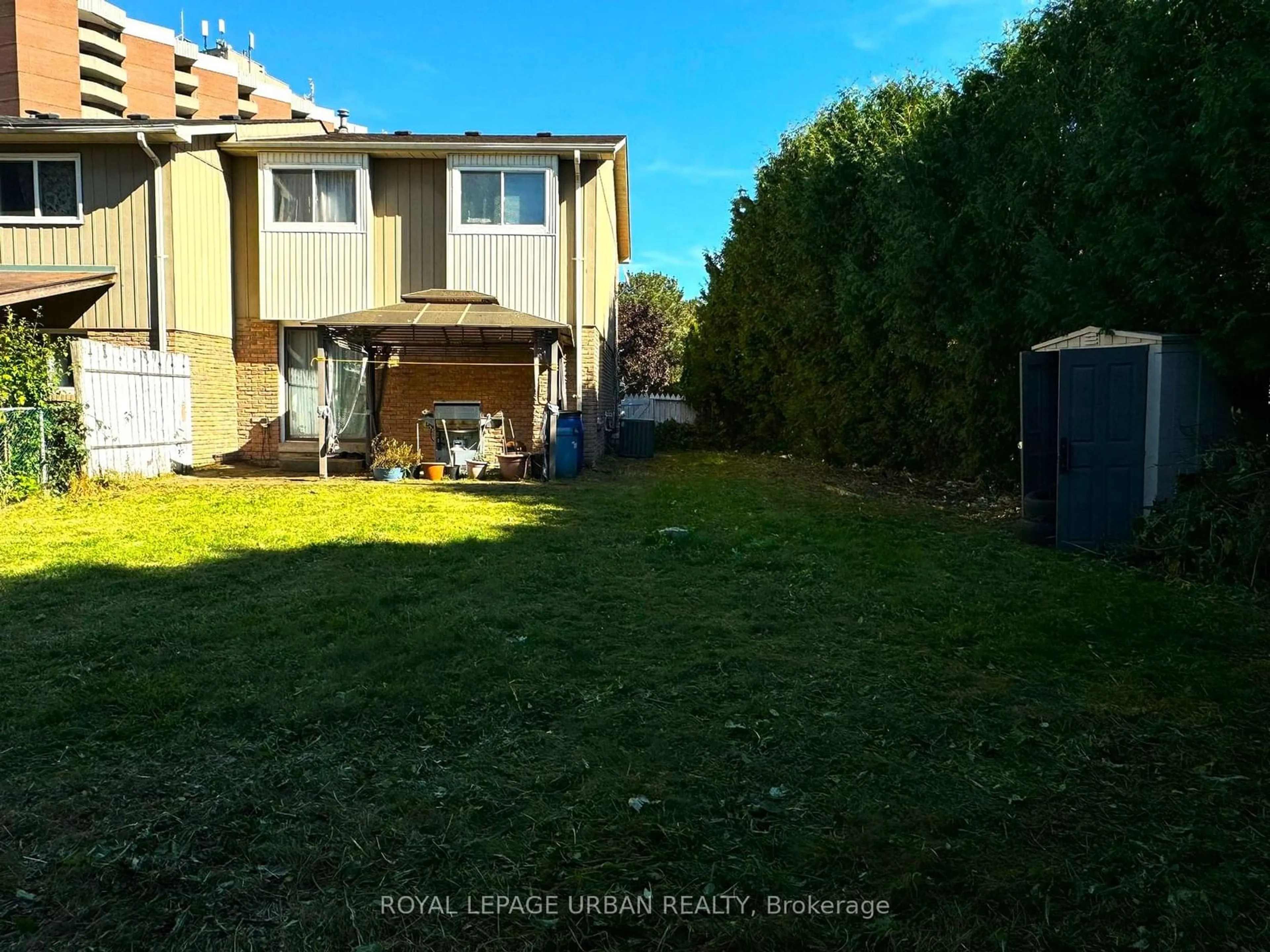 A pic from outside/outdoor area/front of a property/back of a property/a pic from drone, unknown for 347 Braymore Blvd, Toronto Ontario M1B 2W6