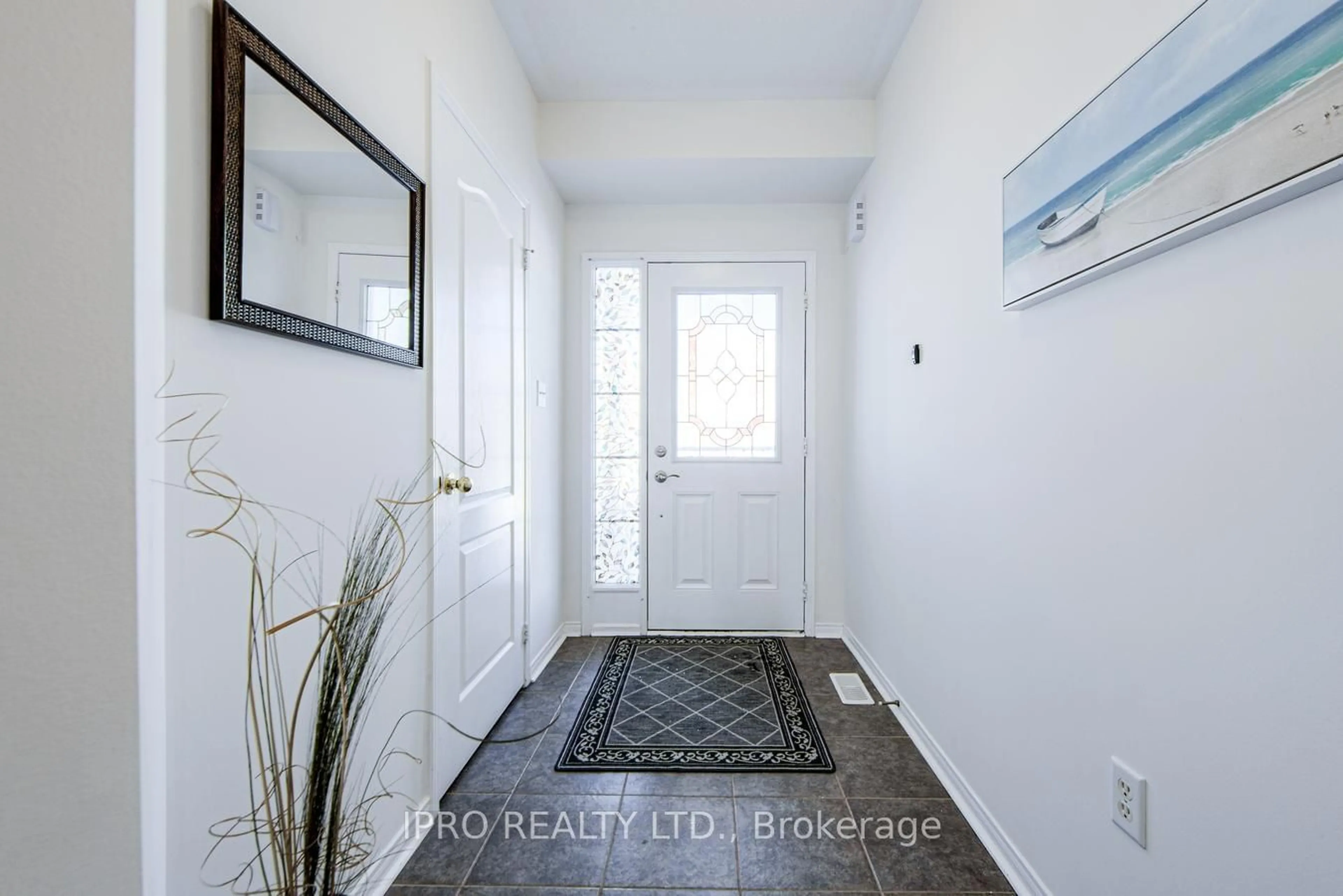 Indoor entryway for 964 Fetchison Dr, Oshawa Ontario L1R 0R2