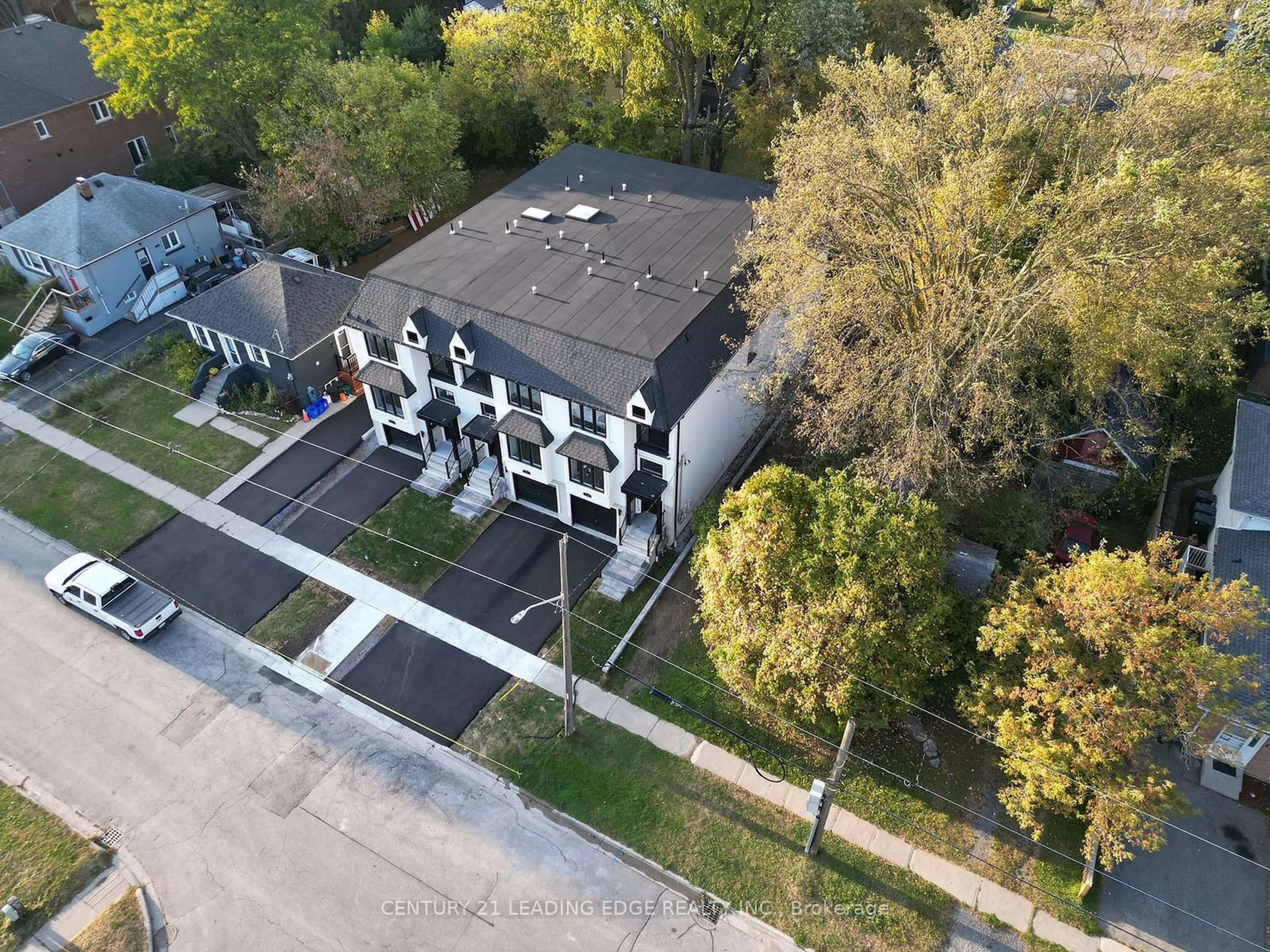 A pic from outside/outdoor area/front of a property/back of a property/a pic from drone, street for 308 Anderson Ave, Oshawa Ontario L1J 2N7