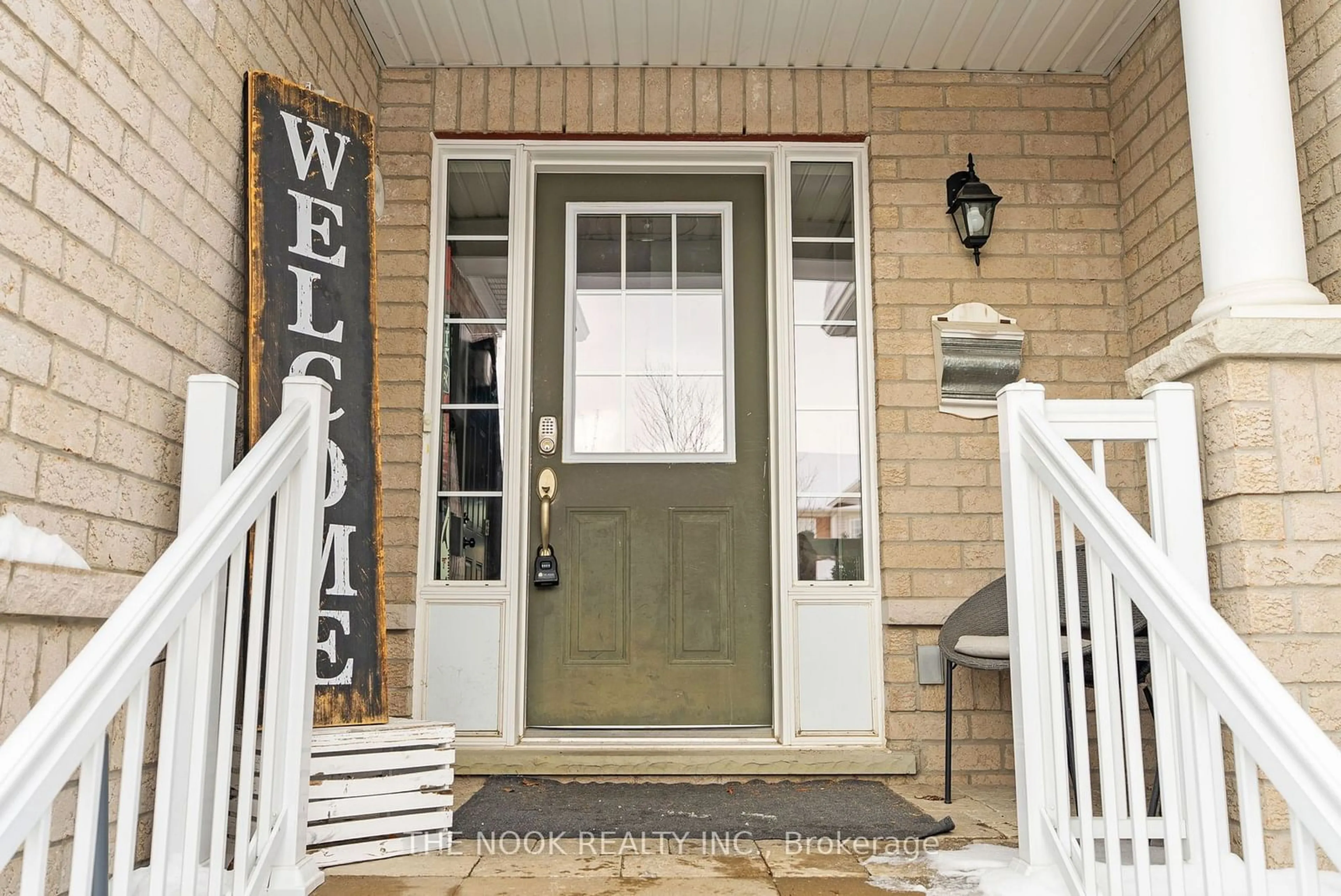 Indoor entryway for 1382 Glaspell Cres, Oshawa Ontario L1K 0M5