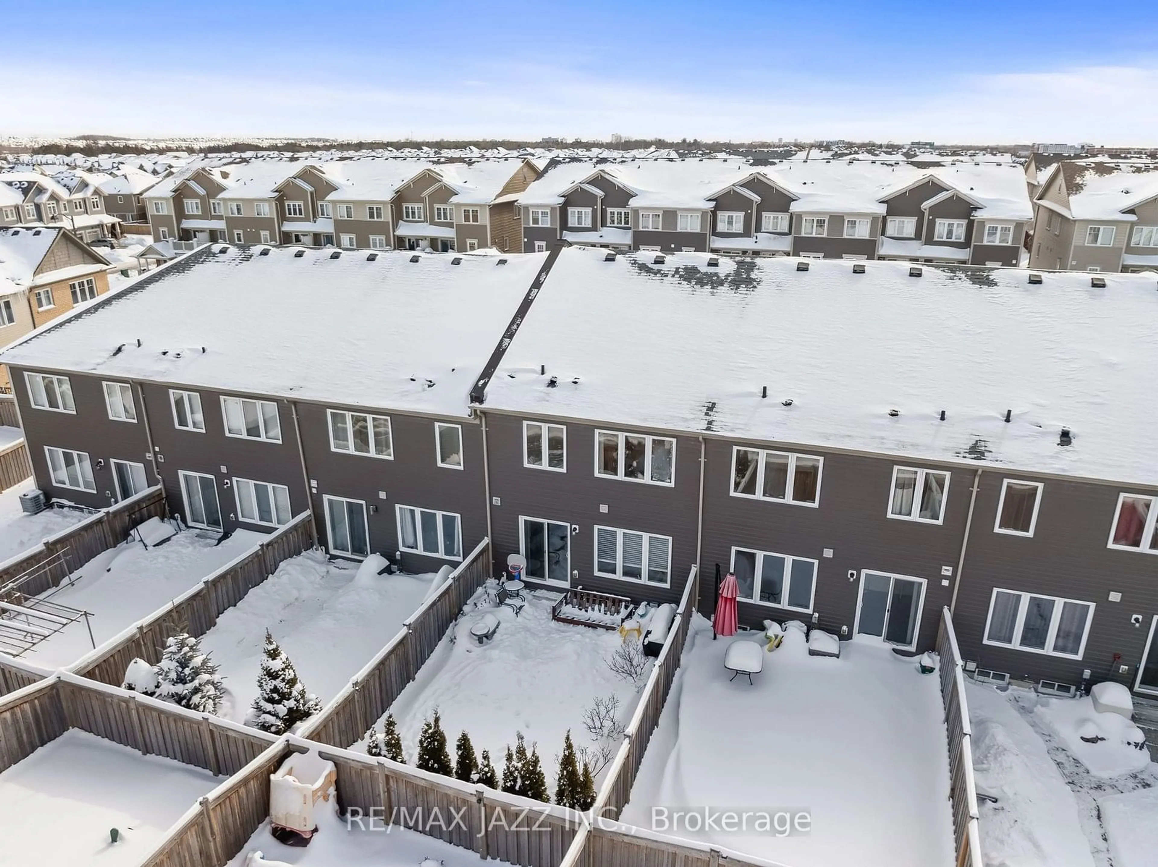 A pic from outside/outdoor area/front of a property/back of a property/a pic from drone, unknown for 19 Tabaret Cres, Oshawa Ontario L1L 0G5