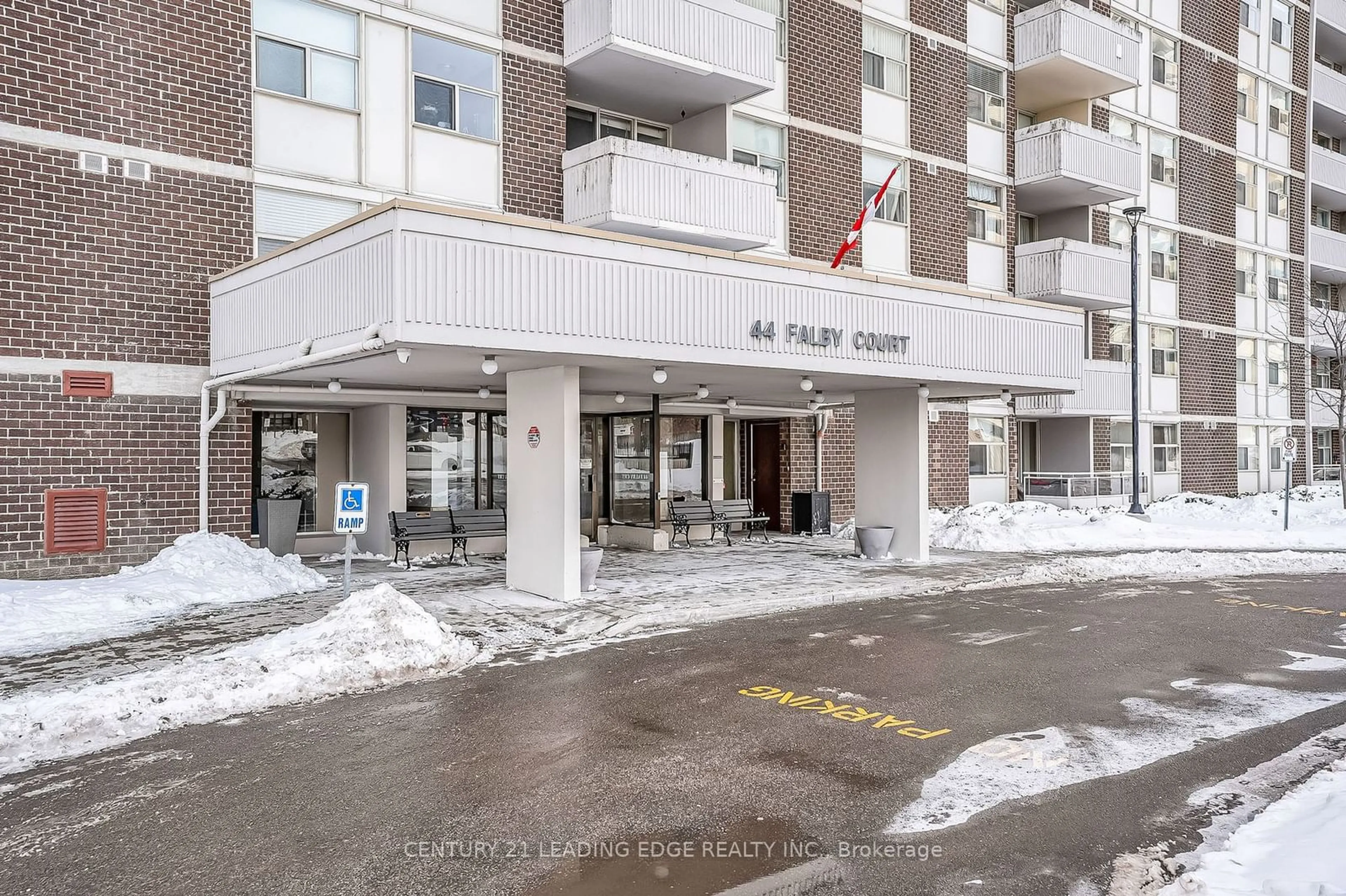 Indoor foyer for 44 Falby Crt #309, Ajax Ontario L1S 3L1