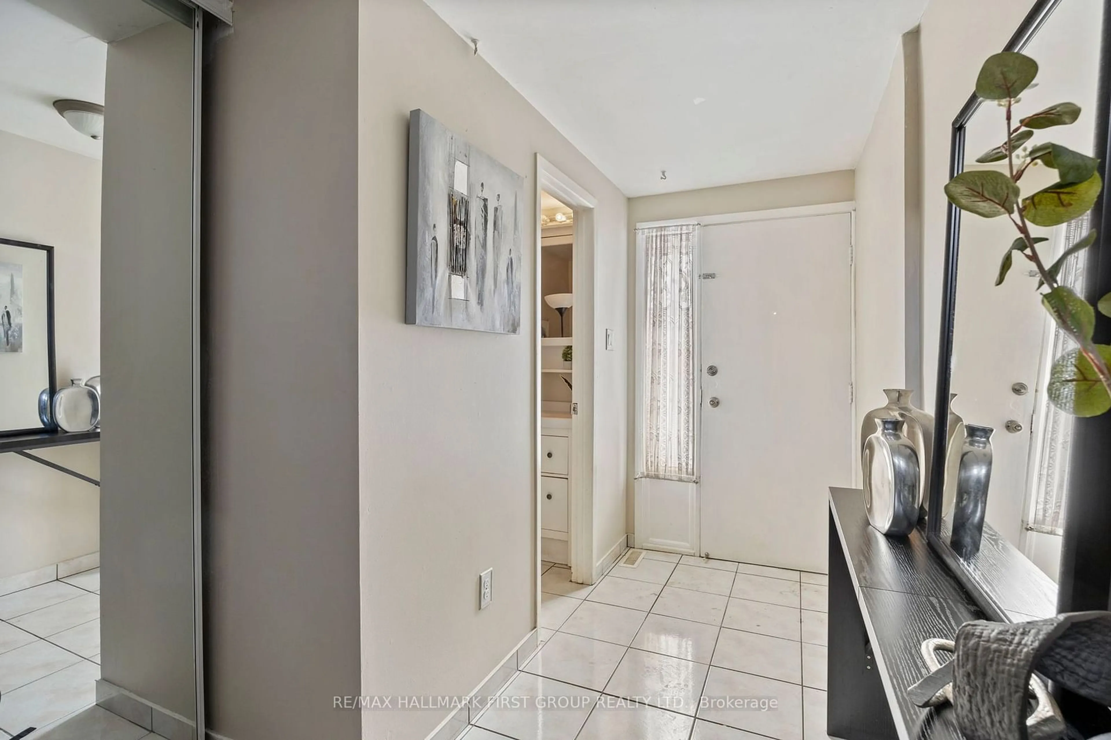 Indoor entryway for 331 Trudelle St #52, Toronto Ontario M1J 3J9