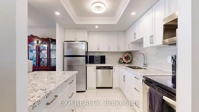Additional property image - 10 Dean Park Rd Unit 718