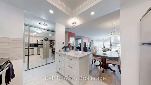 Additional property image - 10 Dean Park Rd Unit 718