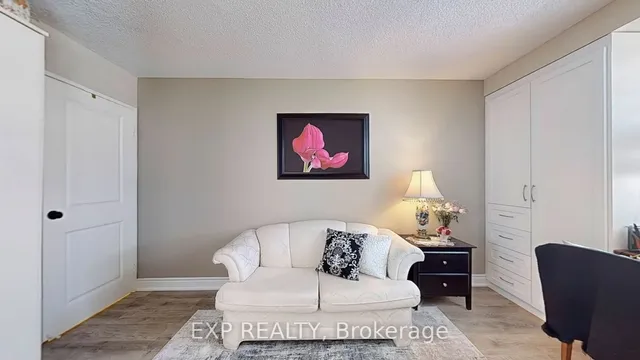 Additional property image - 10 Dean Park Rd Unit 718