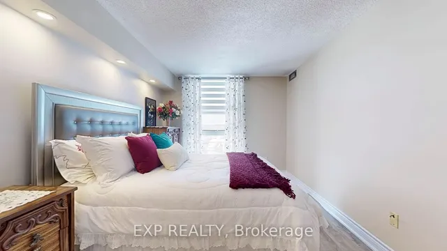 Additional property image - 10 Dean Park Rd Unit 718