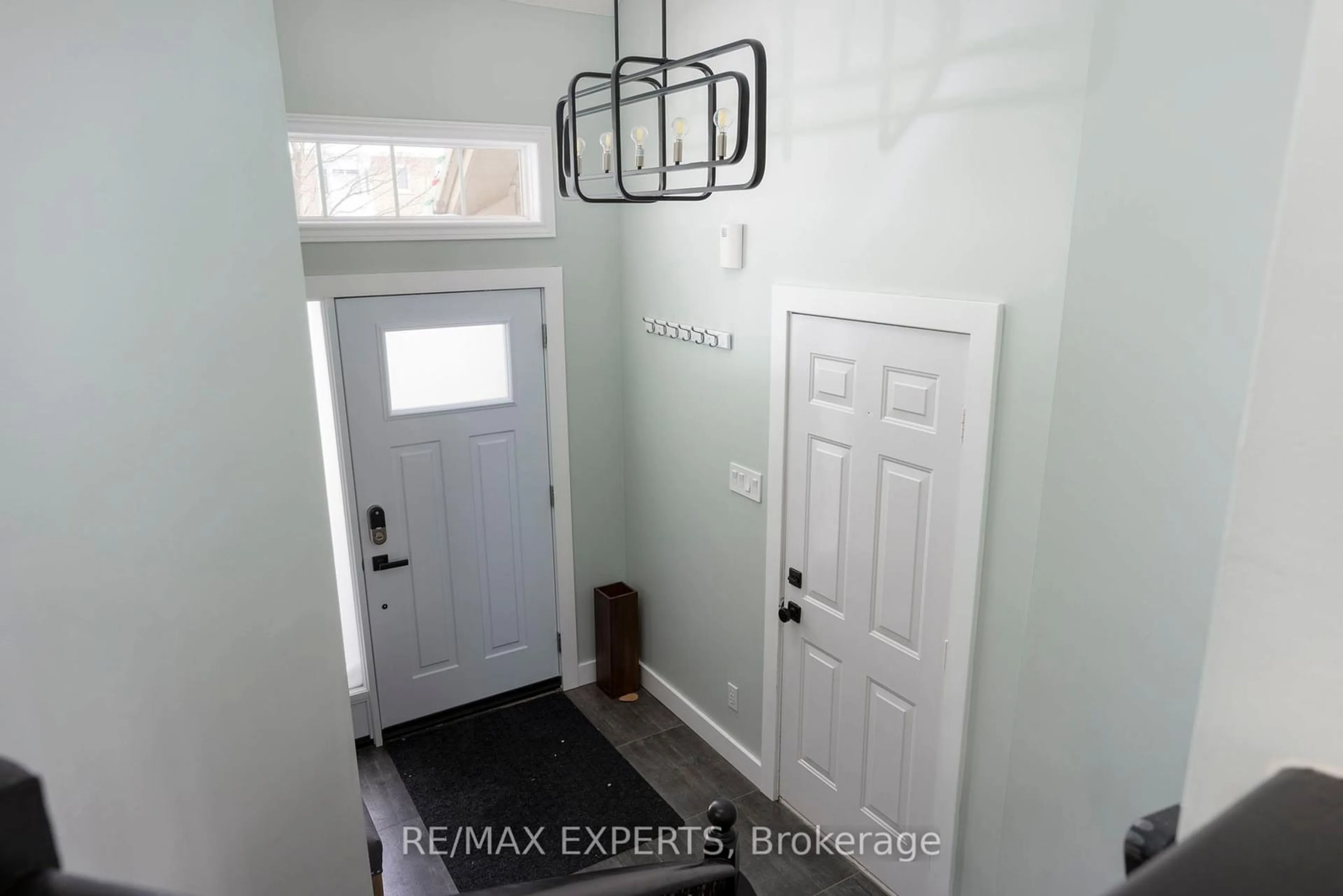 Indoor entryway for 16 Bakerville St, Whitby Ontario L1R 2K3