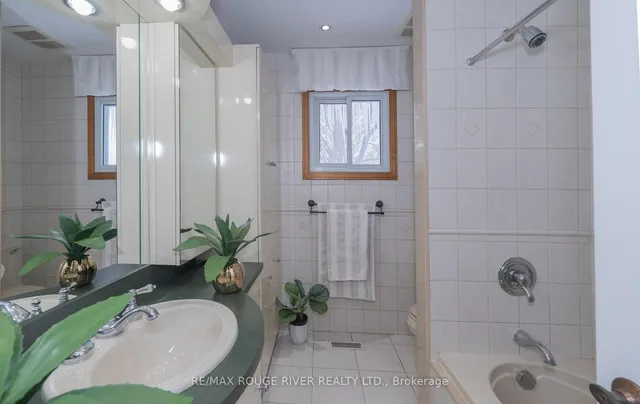 Additional property image - 89 Invermarge Dr