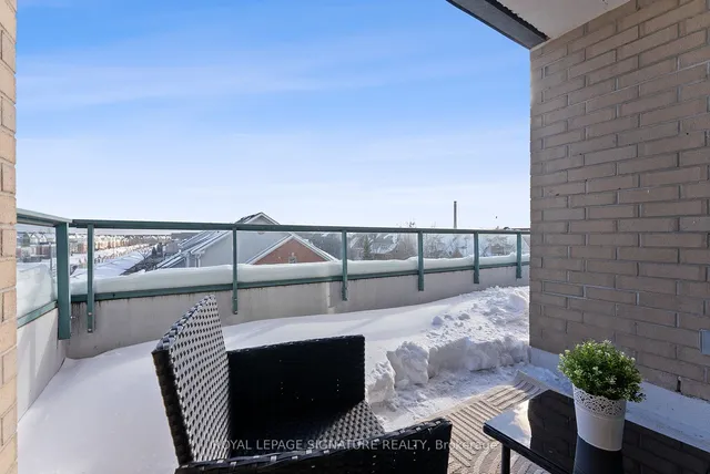 Additional property image - 1797 Queen St Unit 402