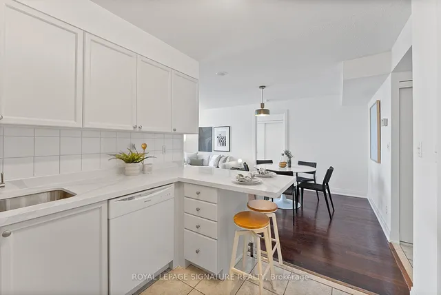 Additional property image - 1797 Queen St Unit 402