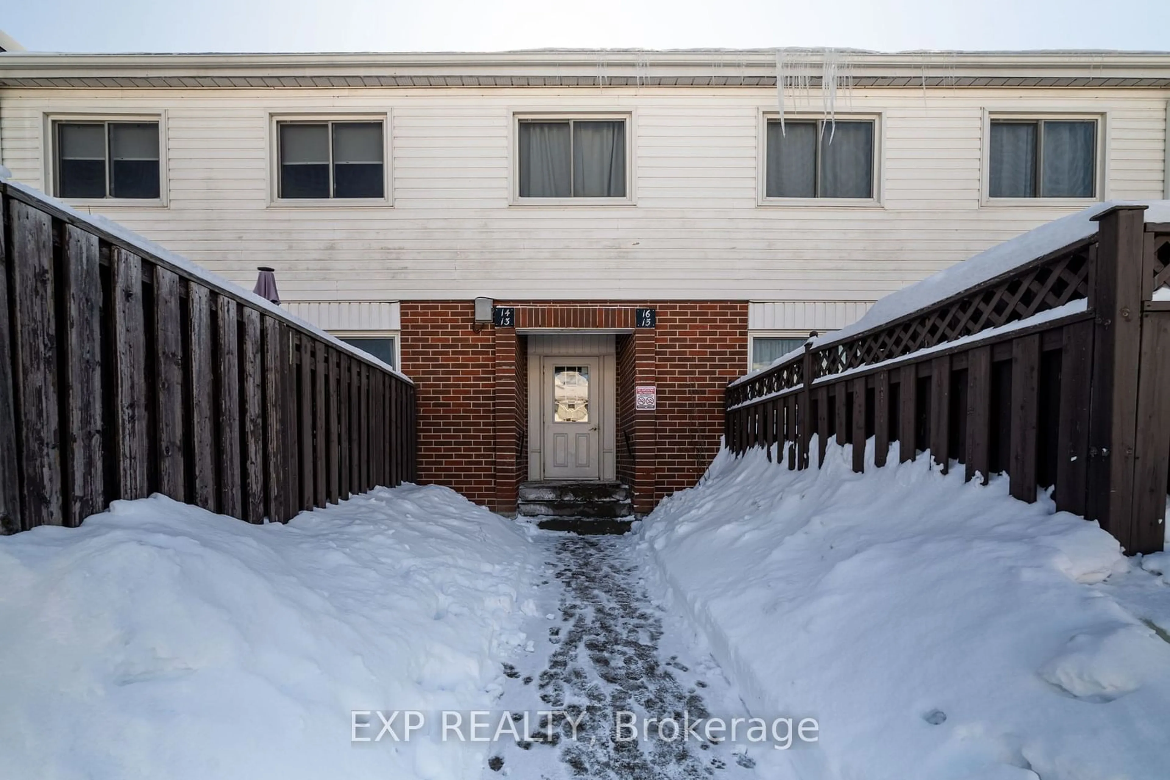 Unknown for 1010 Glen St #14, Oshawa Ontario L1J 6J2