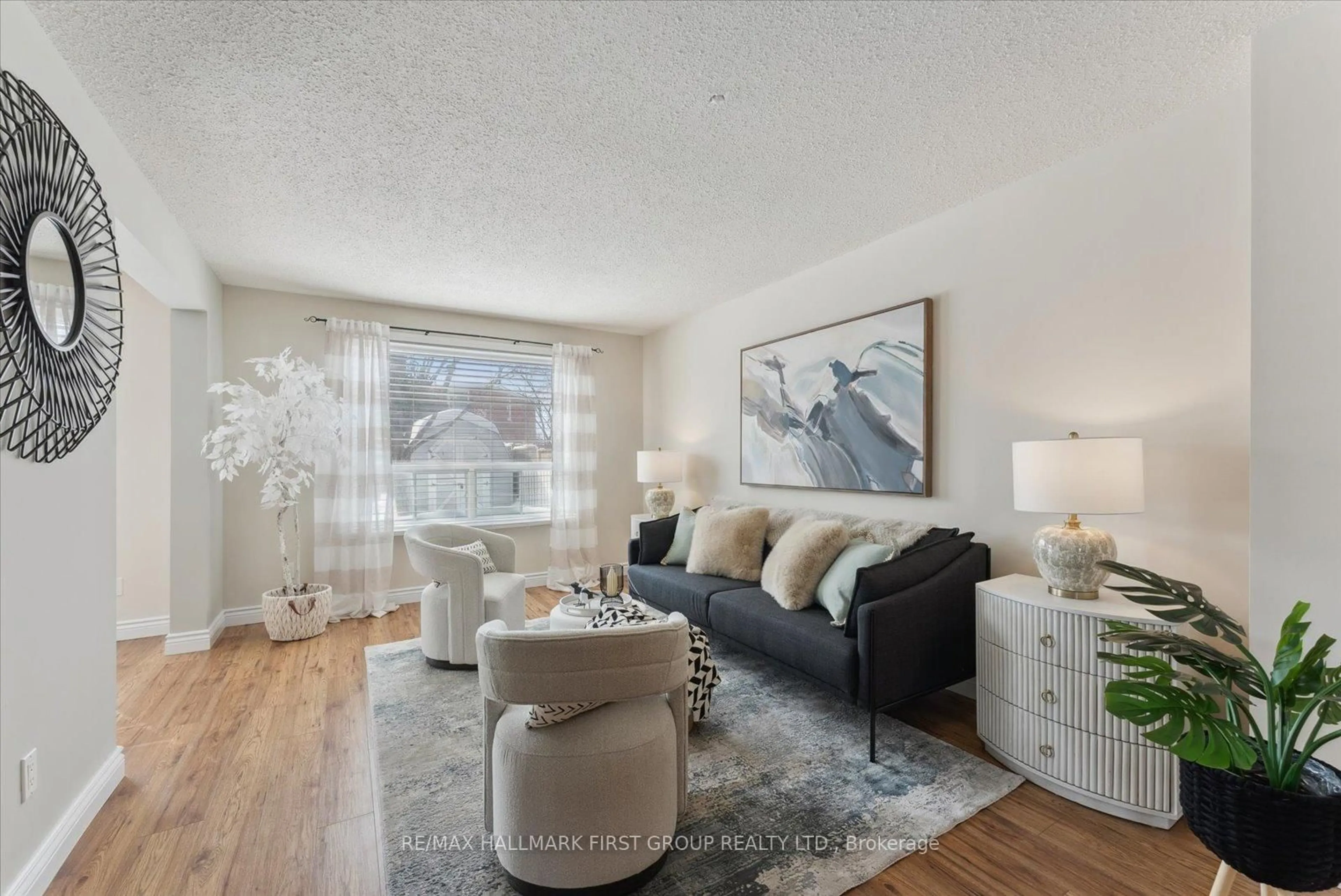 Living room with furniture, unknown for 659 Sultana Sq, Pickering Ontario L1V 3Y2