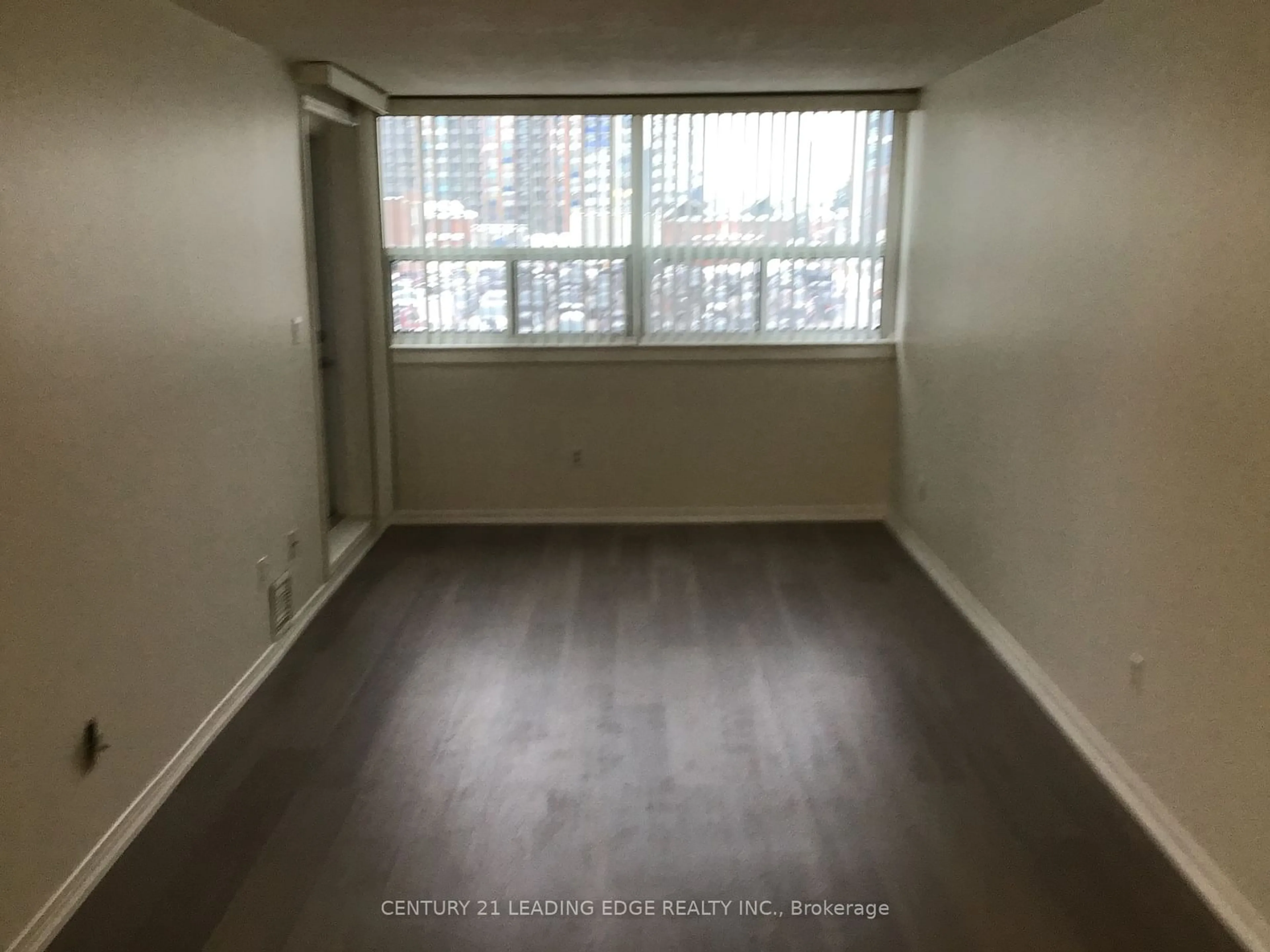 A pic of a room for 80 Athol St #305, Oshawa Ontario L1H 8B7