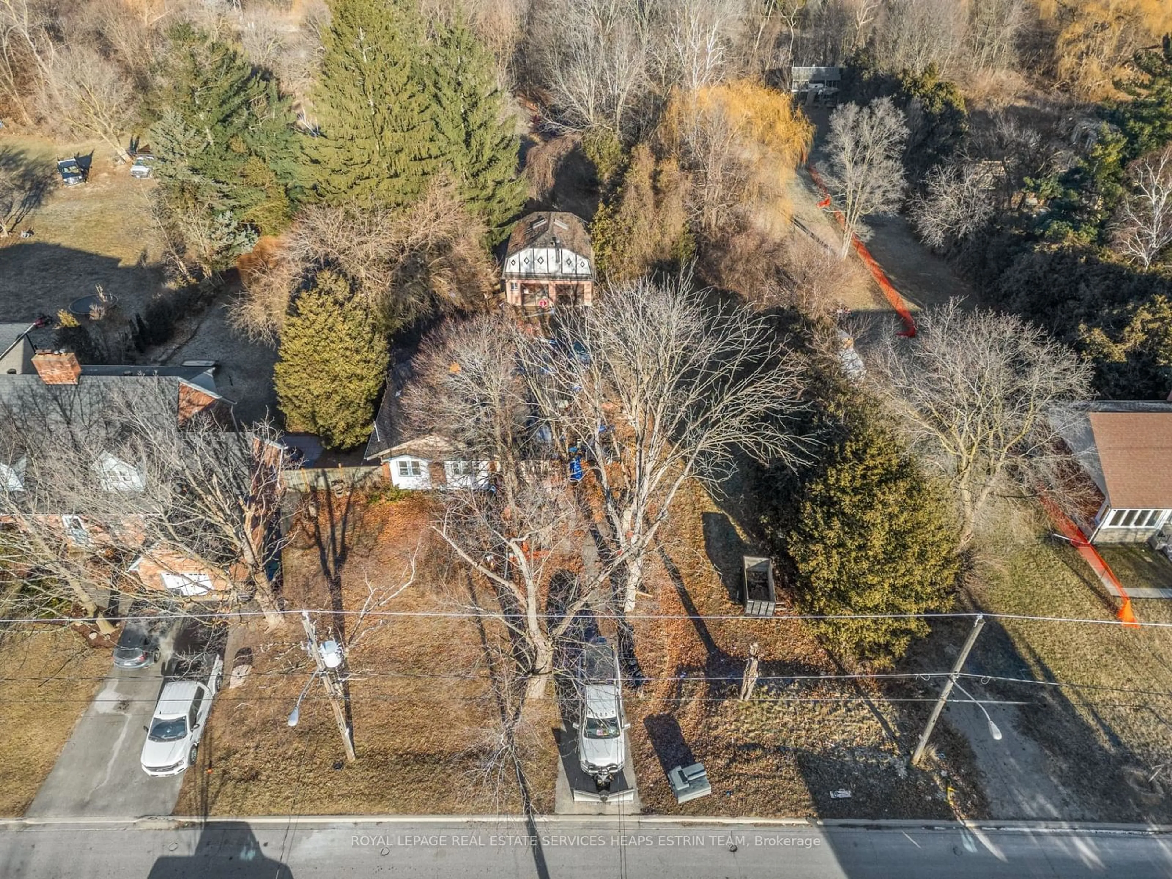 A pic from outside/outdoor area/front of a property/back of a property/a pic from drone, street for 90 Dunelm St, Toronto Ontario M1J 3G1