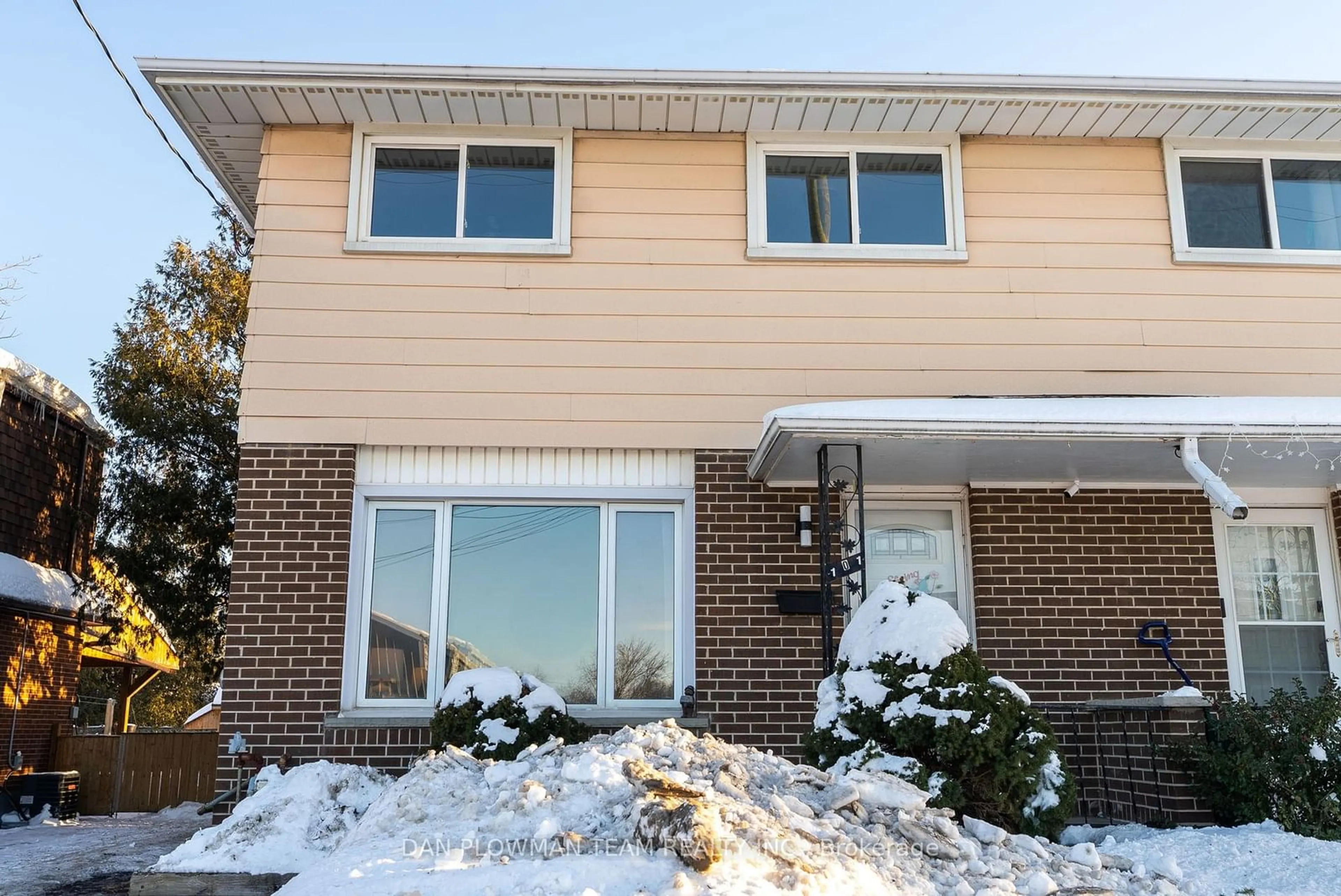 Home with brick exterior material, street for 101 Russett Ave, Oshawa Ontario L1G 3R4