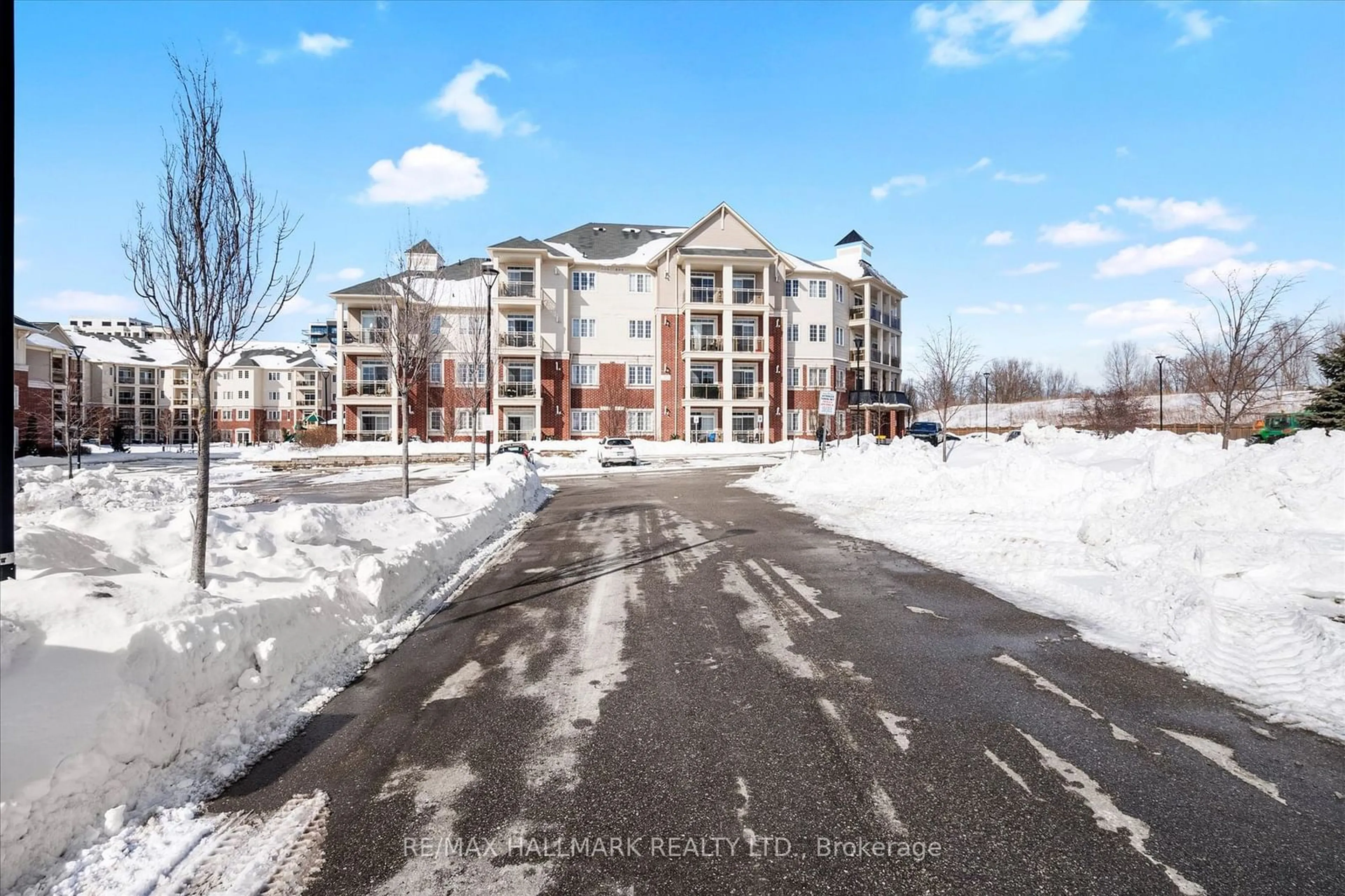 A pic from outside/outdoor area/front of a property/back of a property/a pic from drone, unknown for 80 Aspen Springs Dr #227, Clarington Ontario L1C 0V4