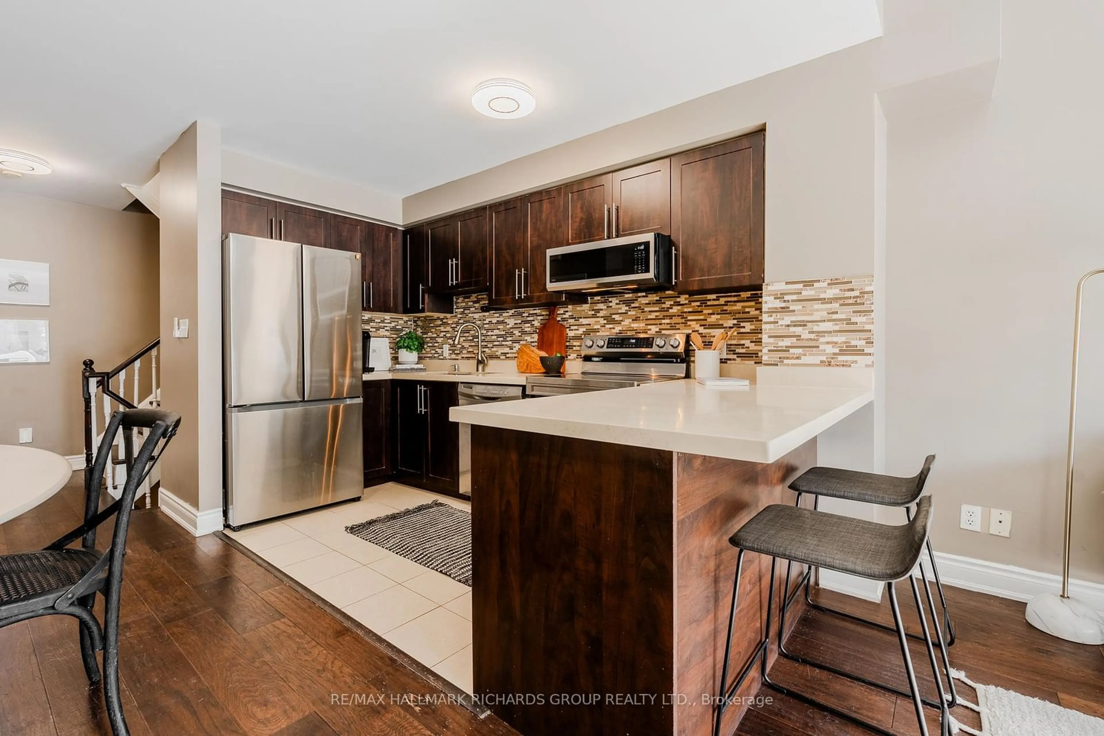 Open concept kitchen, unknown for 2525 Gerrard St, Toronto Ontario M1N 1W9