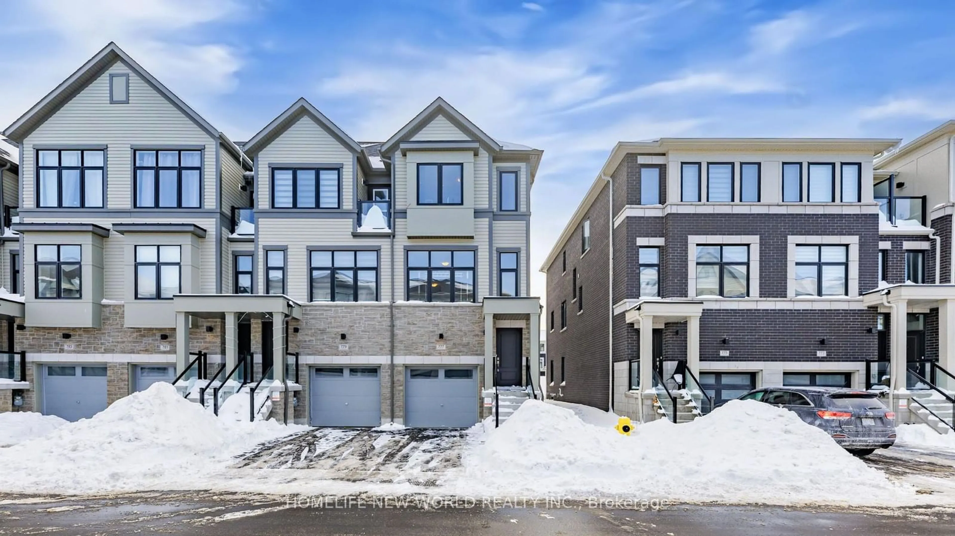 A pic from outside/outdoor area/front of a property/back of a property/a pic from drone, street for 777 Kootenay Path, Oshawa Ontario L1H 0A7